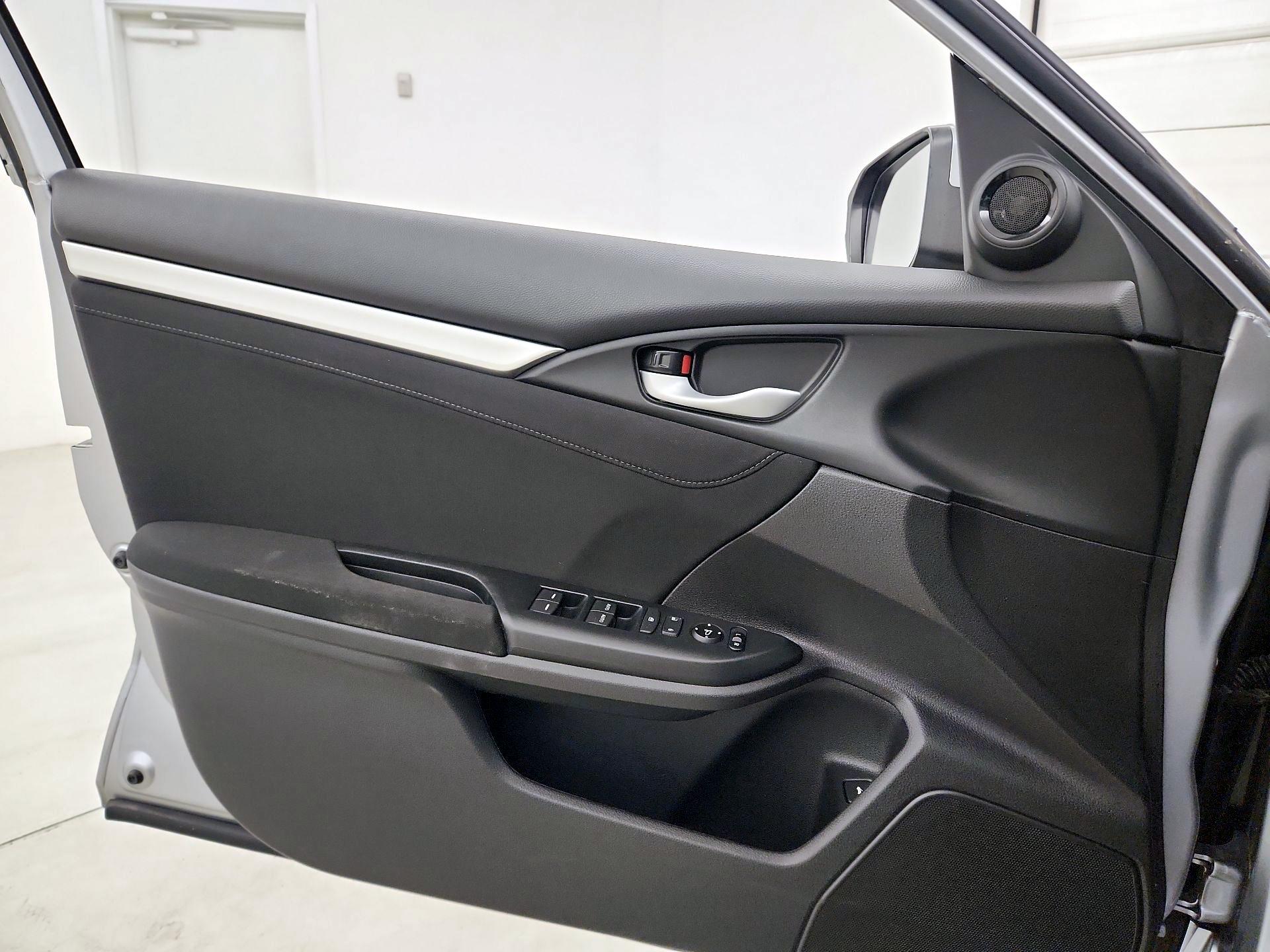 Thumbnail: 2016 Honda Civic - 12