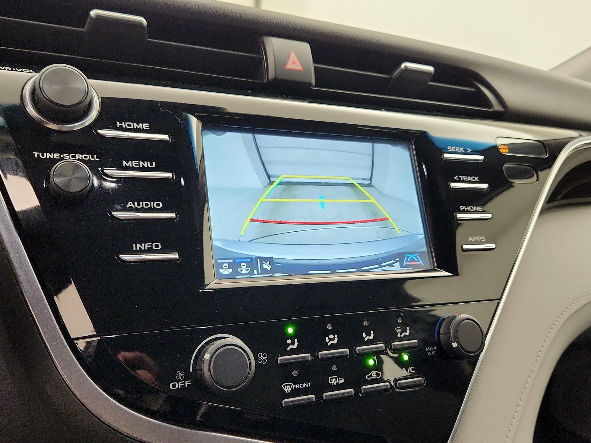 Thumbnail: 2018 Toyota Camry - 14