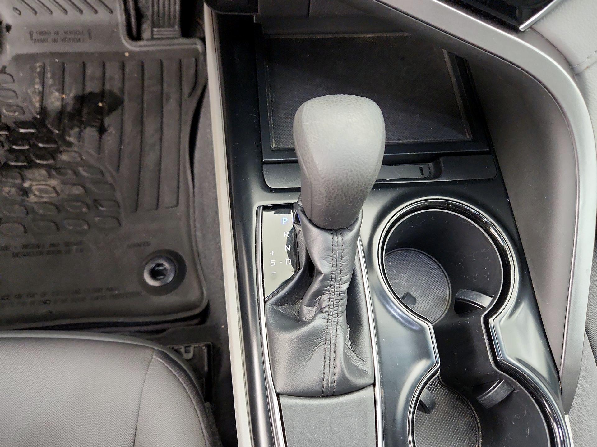 Thumbnail: 2018 Toyota Camry - 17