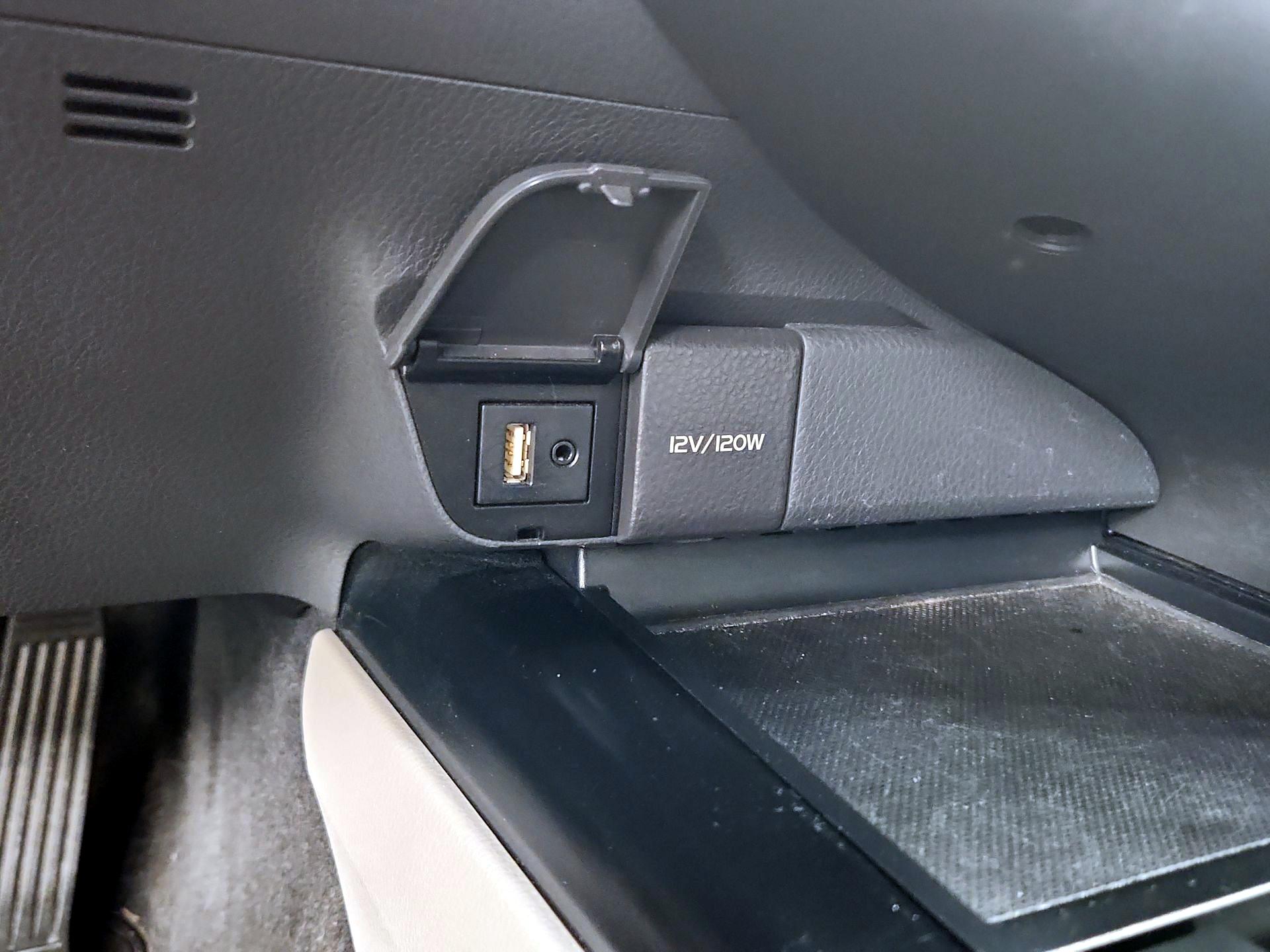 Thumbnail: 2018 Toyota Camry - 18