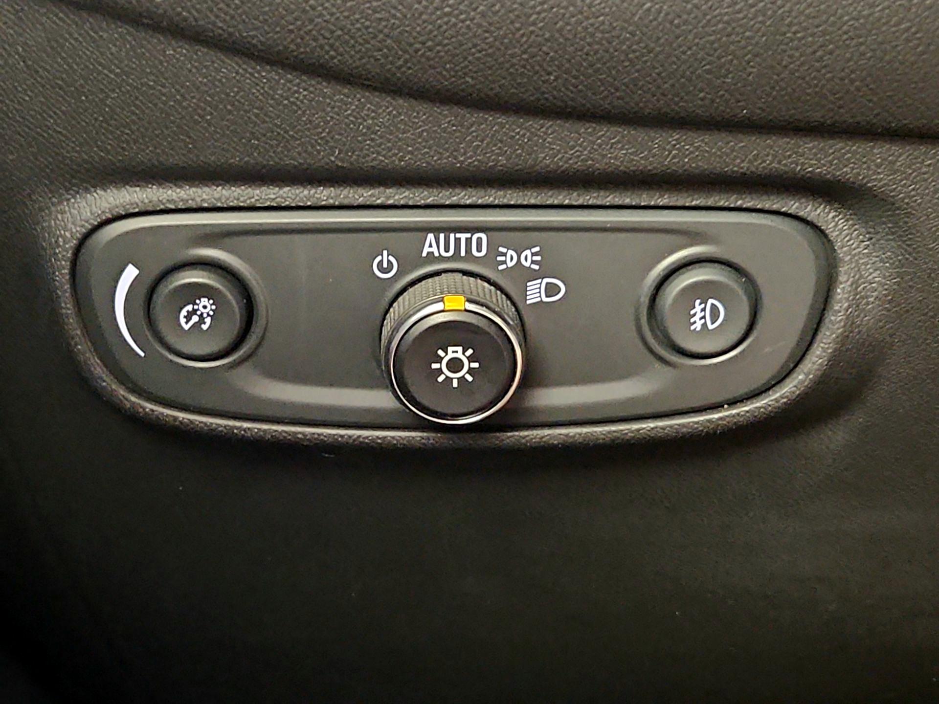 Thumbnail: 2020 Chevrolet Equinox - 11