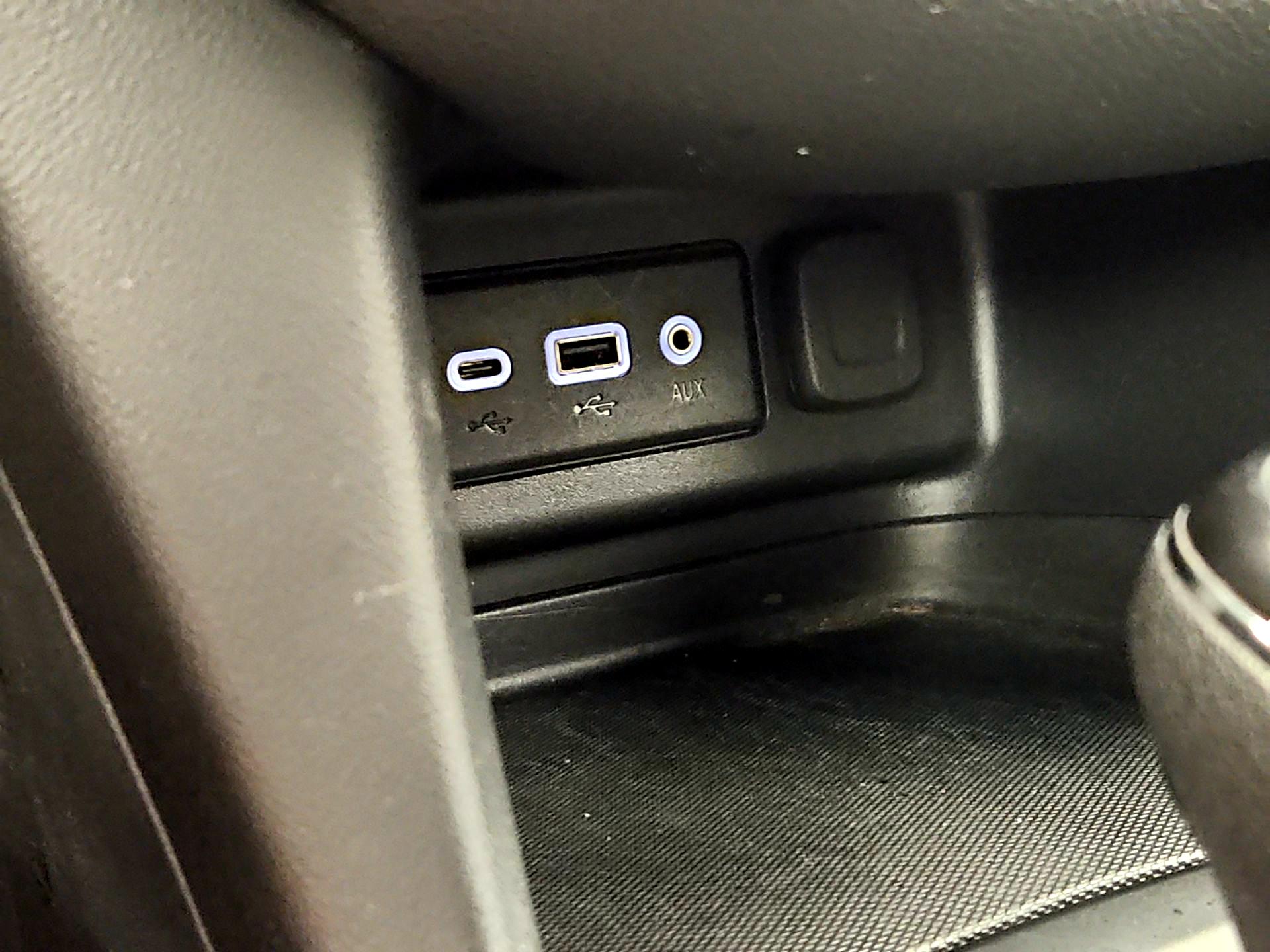 Thumbnail: 2020 Chevrolet Equinox - 16