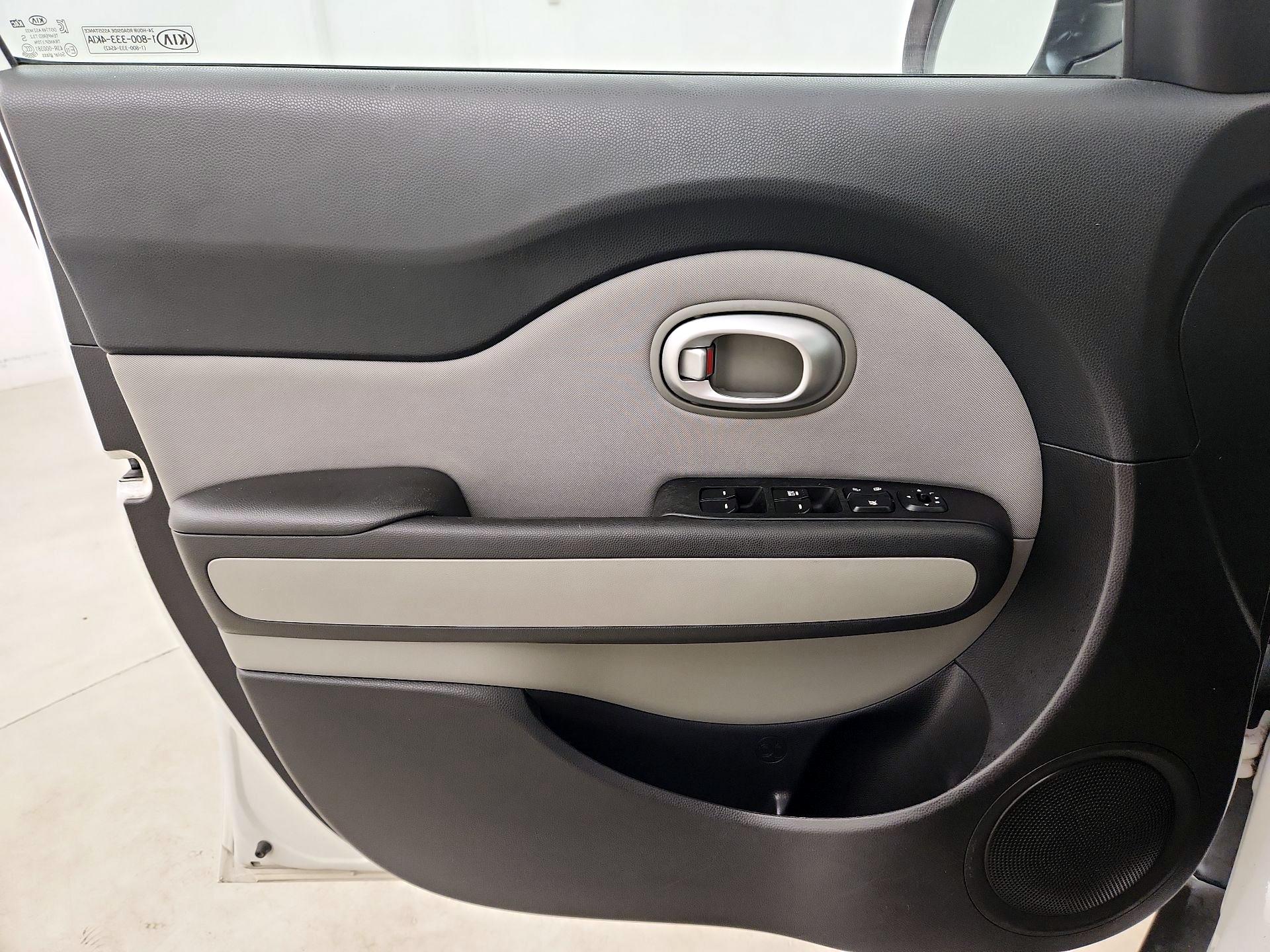 Thumbnail: 2015 Kia Soul - 10