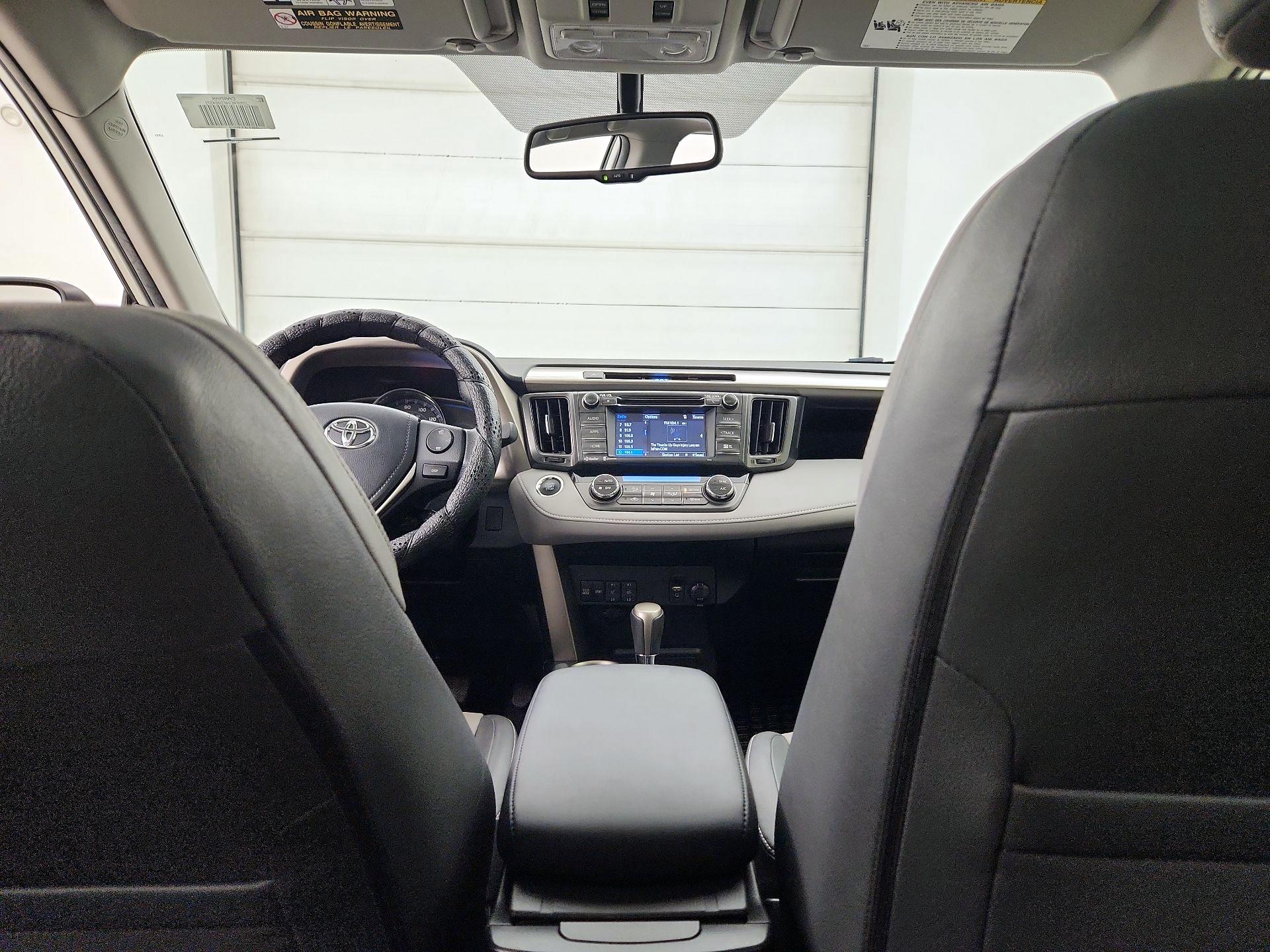 Thumbnail: 2015 Toyota RAV4 - 9