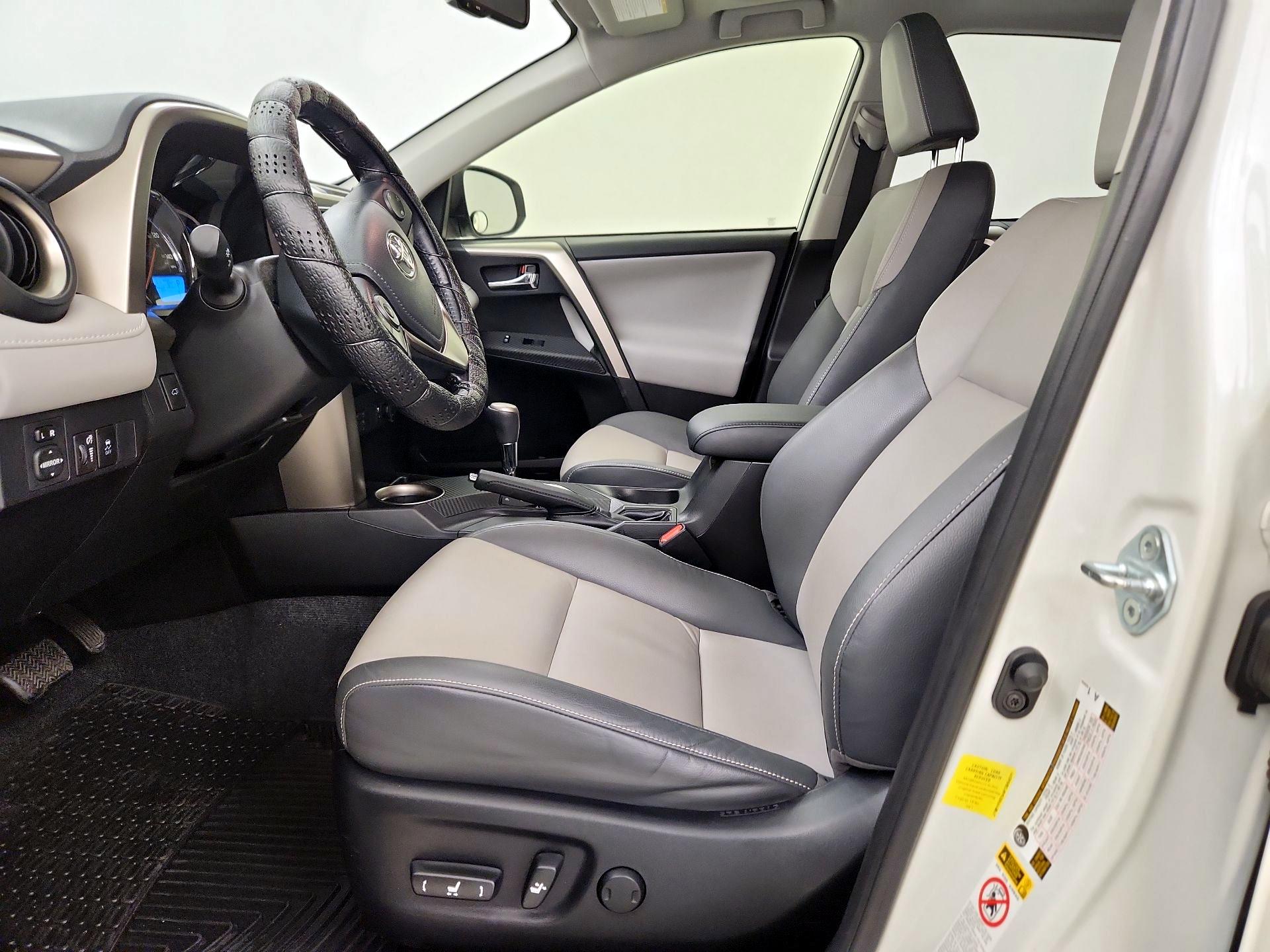 Thumbnail: 2015 Toyota RAV4 - 12