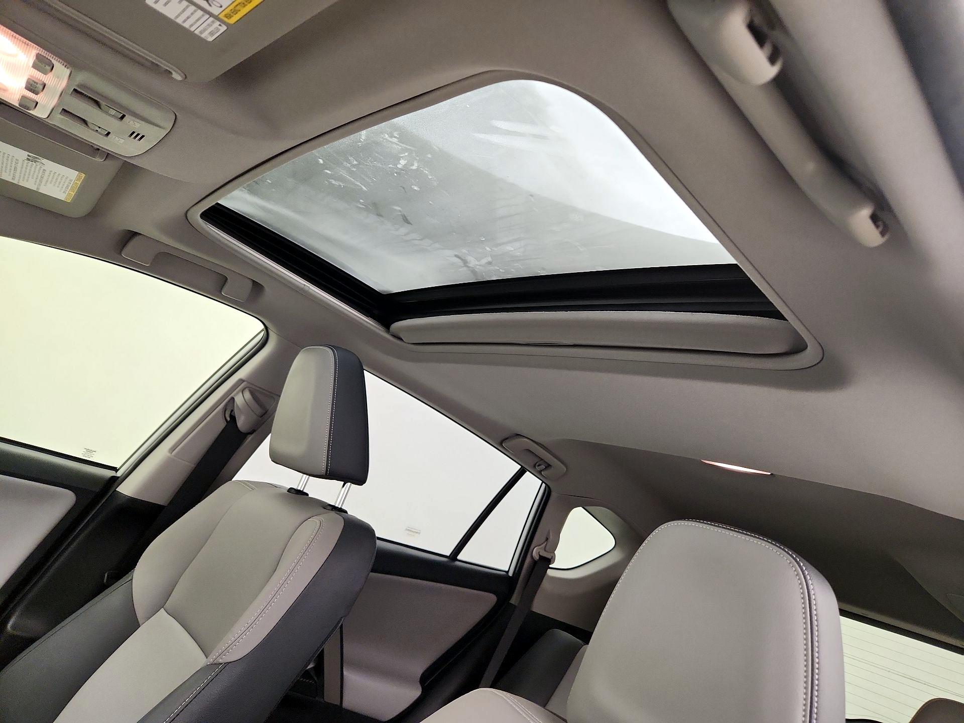 Thumbnail: 2015 Toyota RAV4 - 19