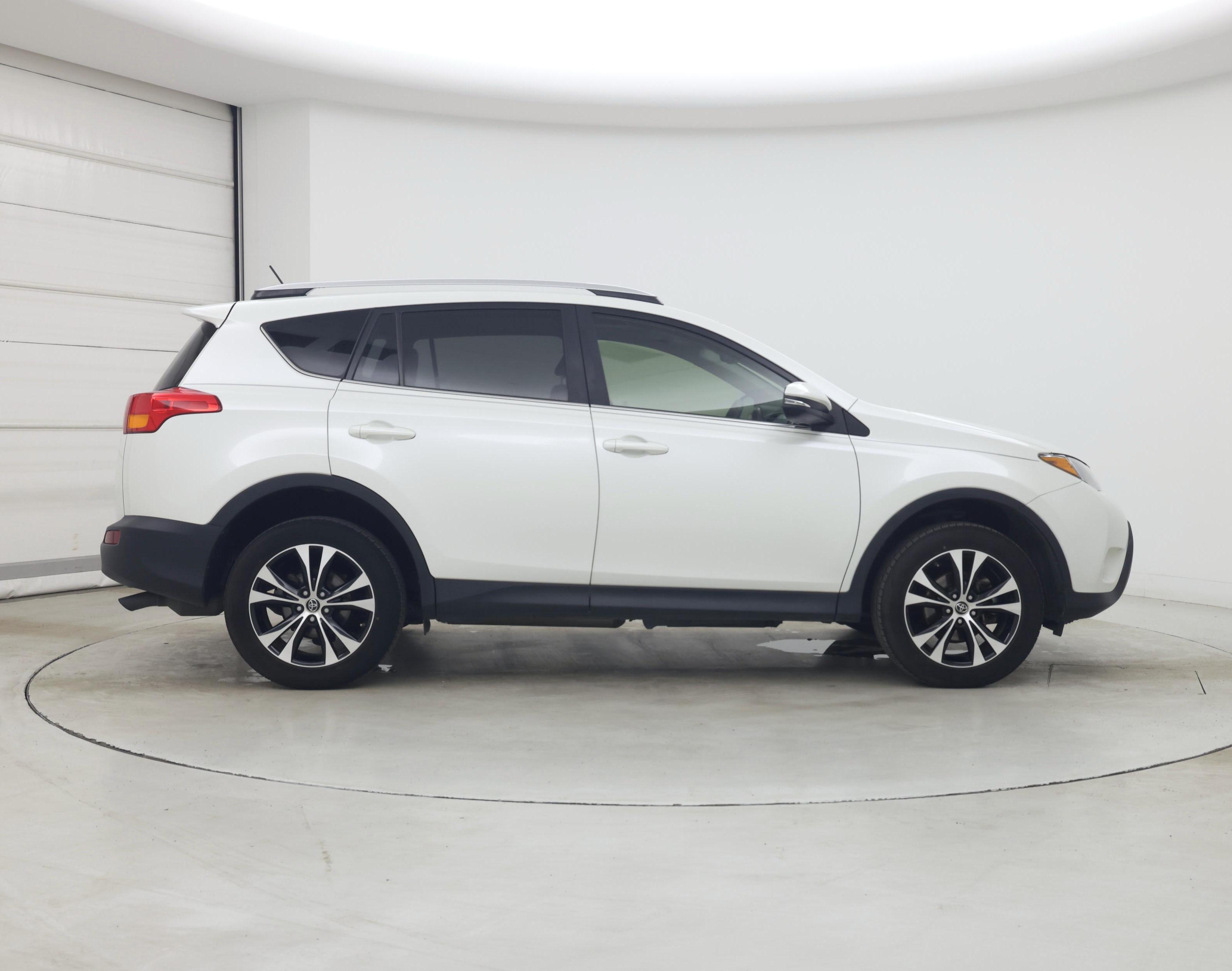 Thumbnail: 2015 Toyota RAV4 - 7