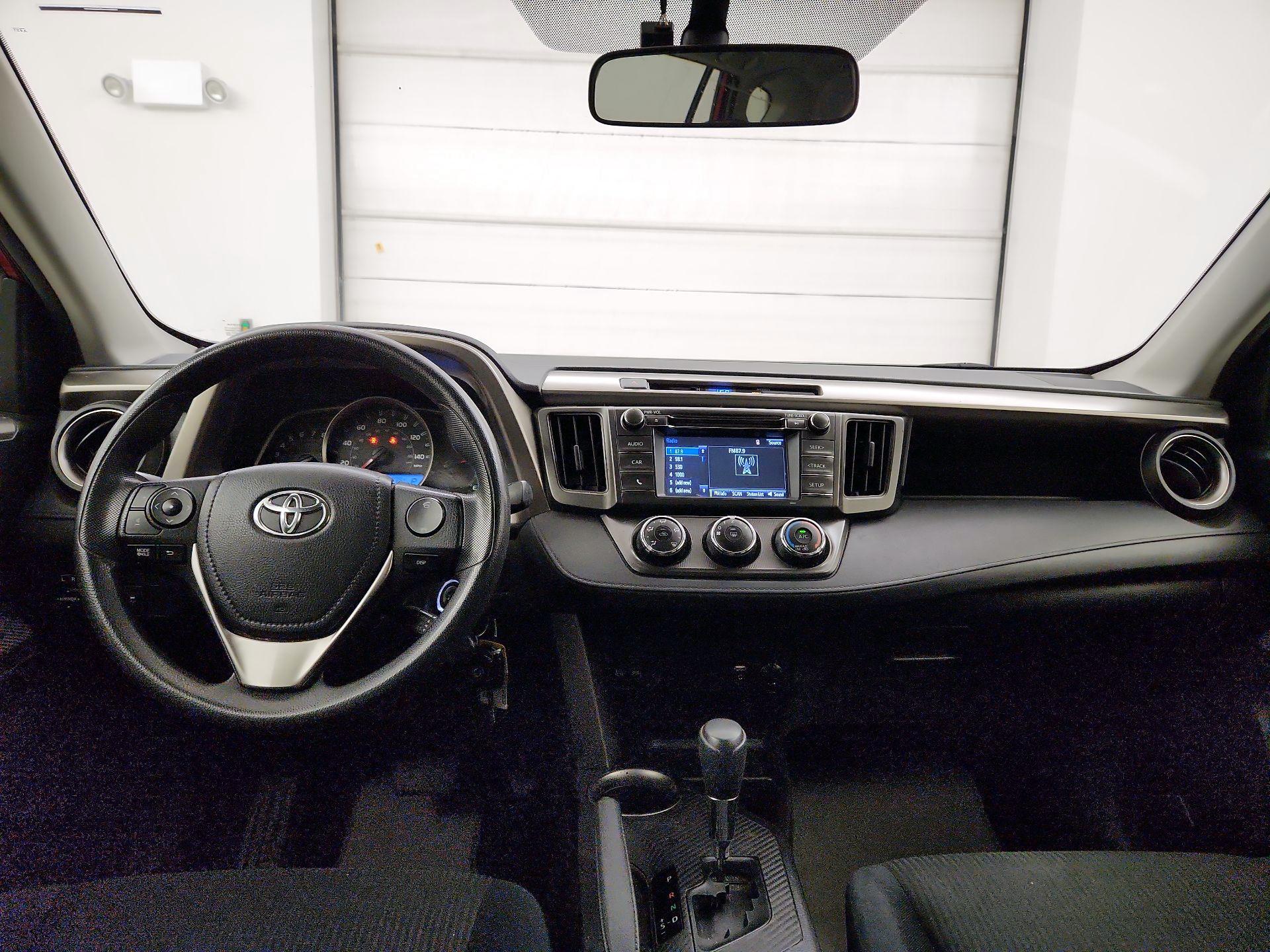 Thumbnail: 2015 Toyota RAV4 - 9