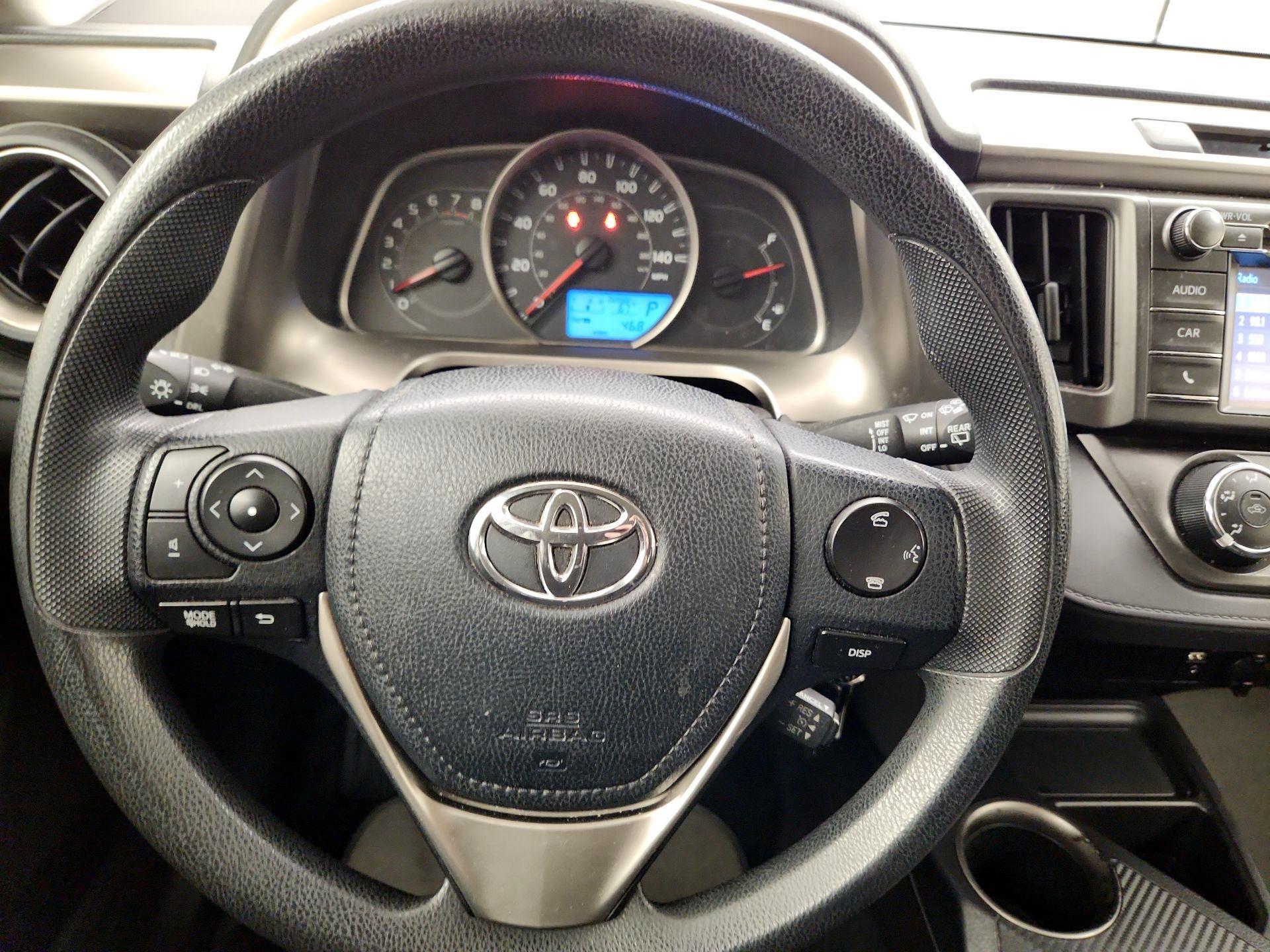 Thumbnail: 2015 Toyota RAV4 - 10