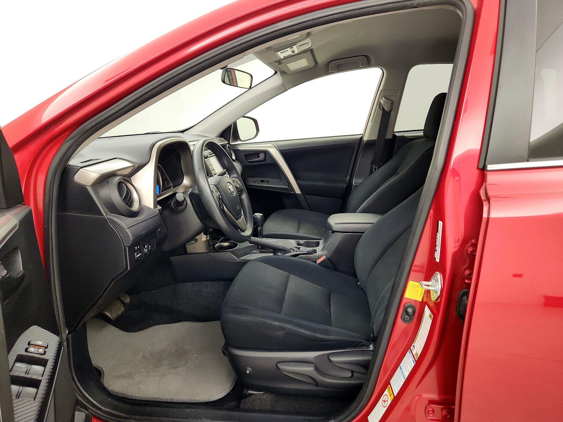 Thumbnail: 2015 Toyota RAV4 - 11