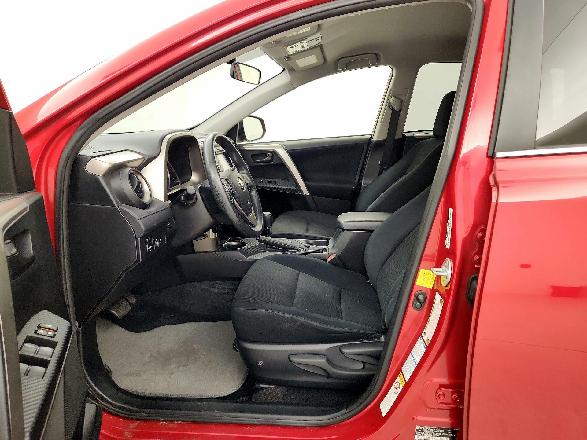 Thumbnail: 2015 Toyota RAV4 - 12