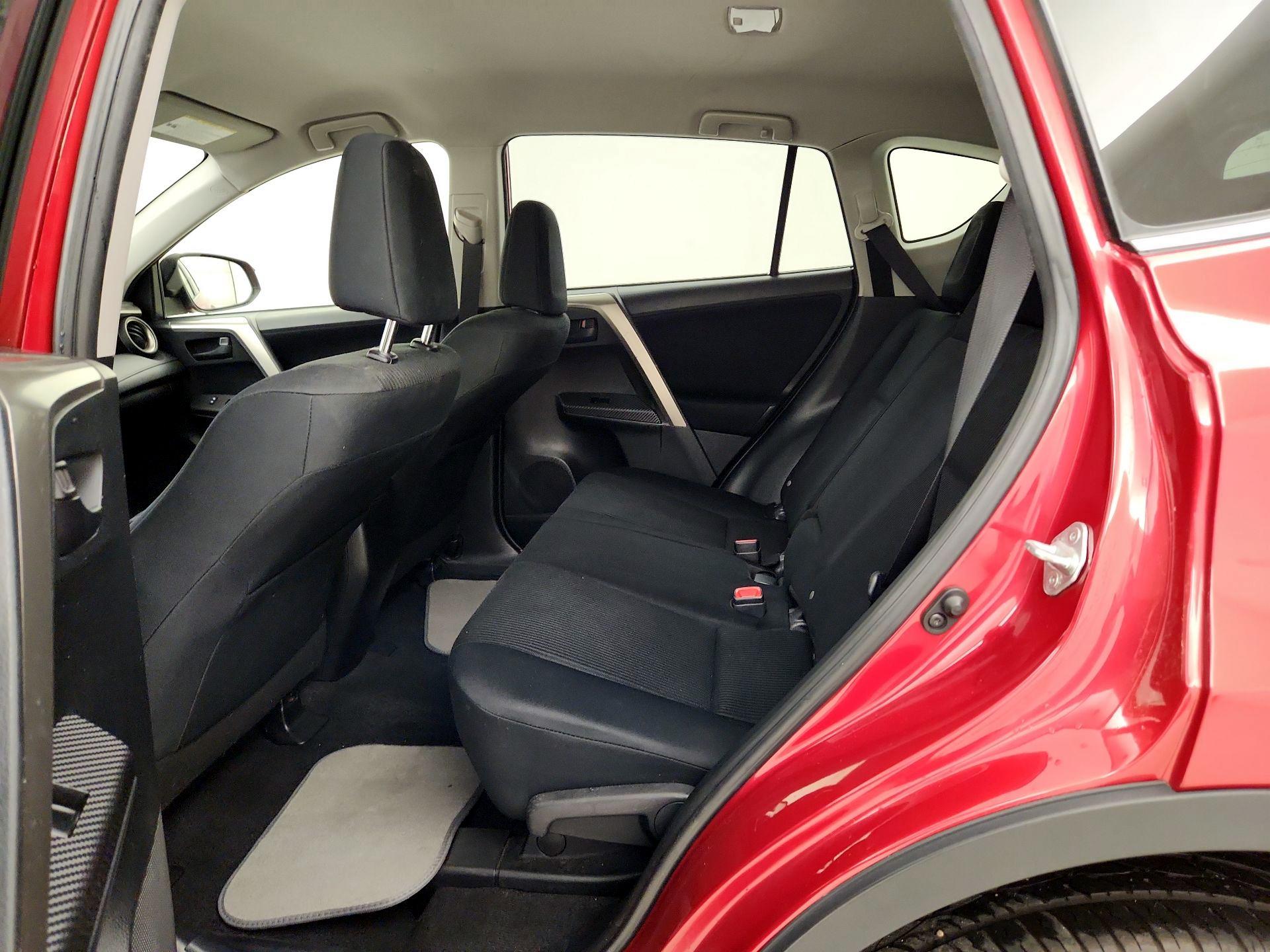 Thumbnail: 2015 Toyota RAV4 - 19