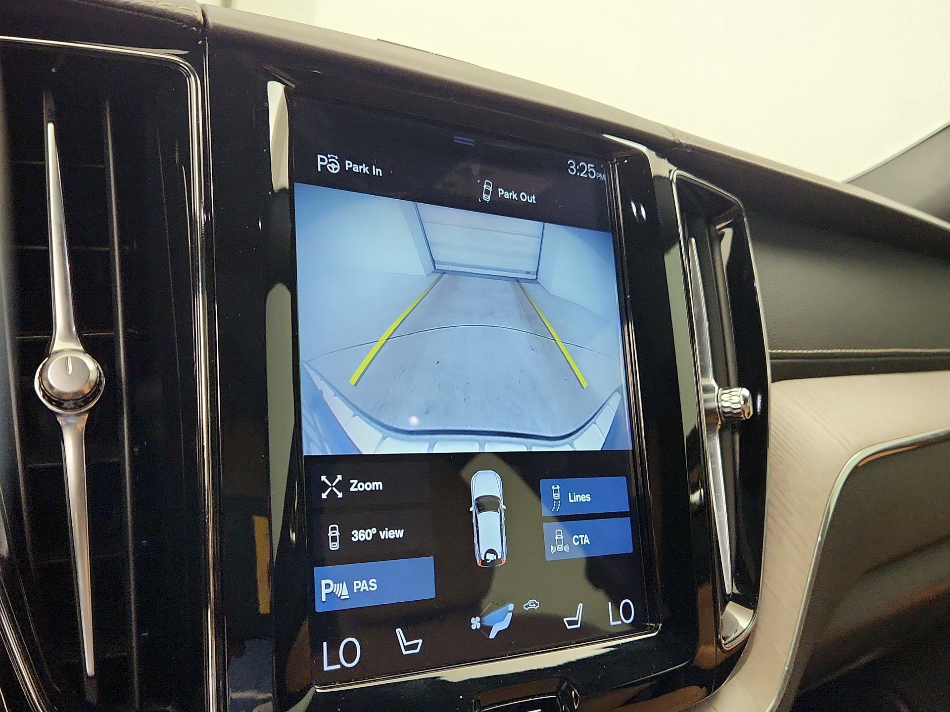 Thumbnail: 2019 Volvo XC60 - 14