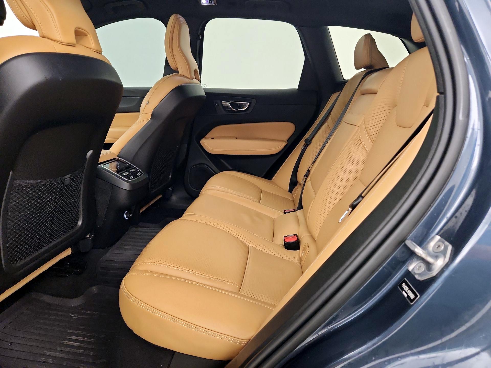 Thumbnail: 2019 Volvo XC60 - 20