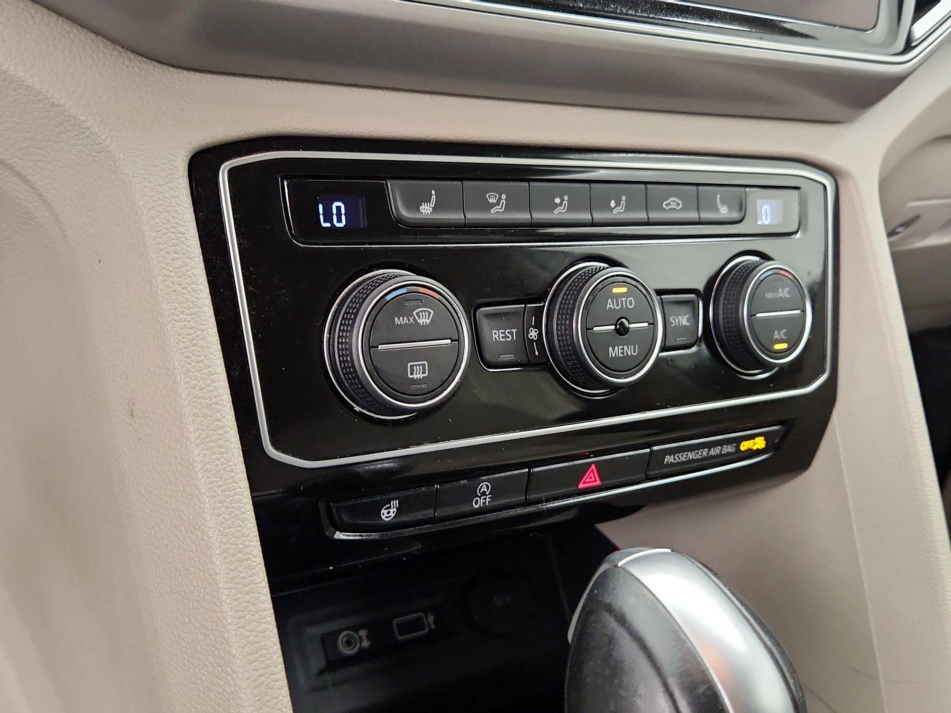 Thumbnail: 2019 Volkswagen Atlas - 16