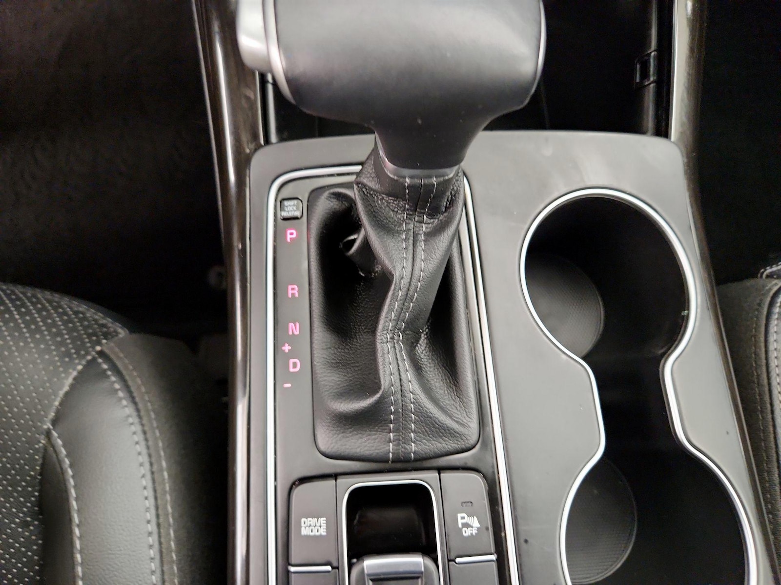 2020 Kia Sorento EX - Photo 16