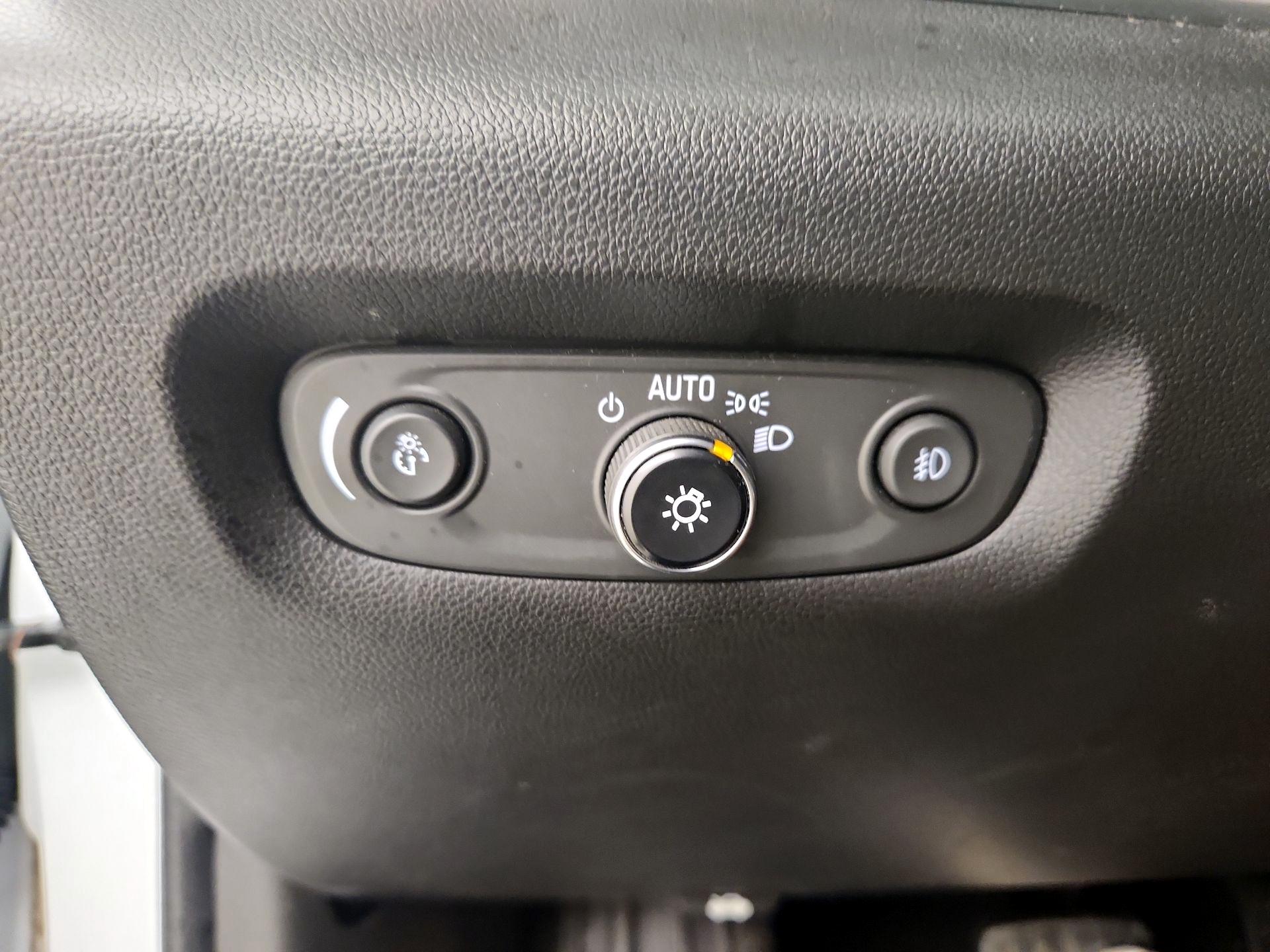 Thumbnail: 2018 Chevrolet Traverse - 11