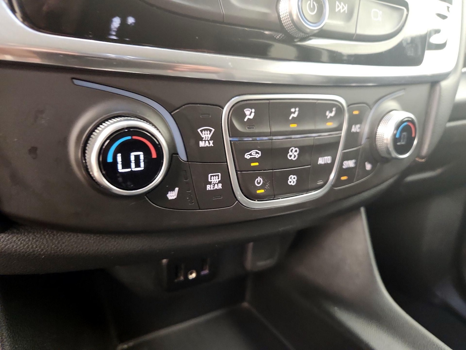 2018 Chevrolet Traverse 3LT - Photo 16