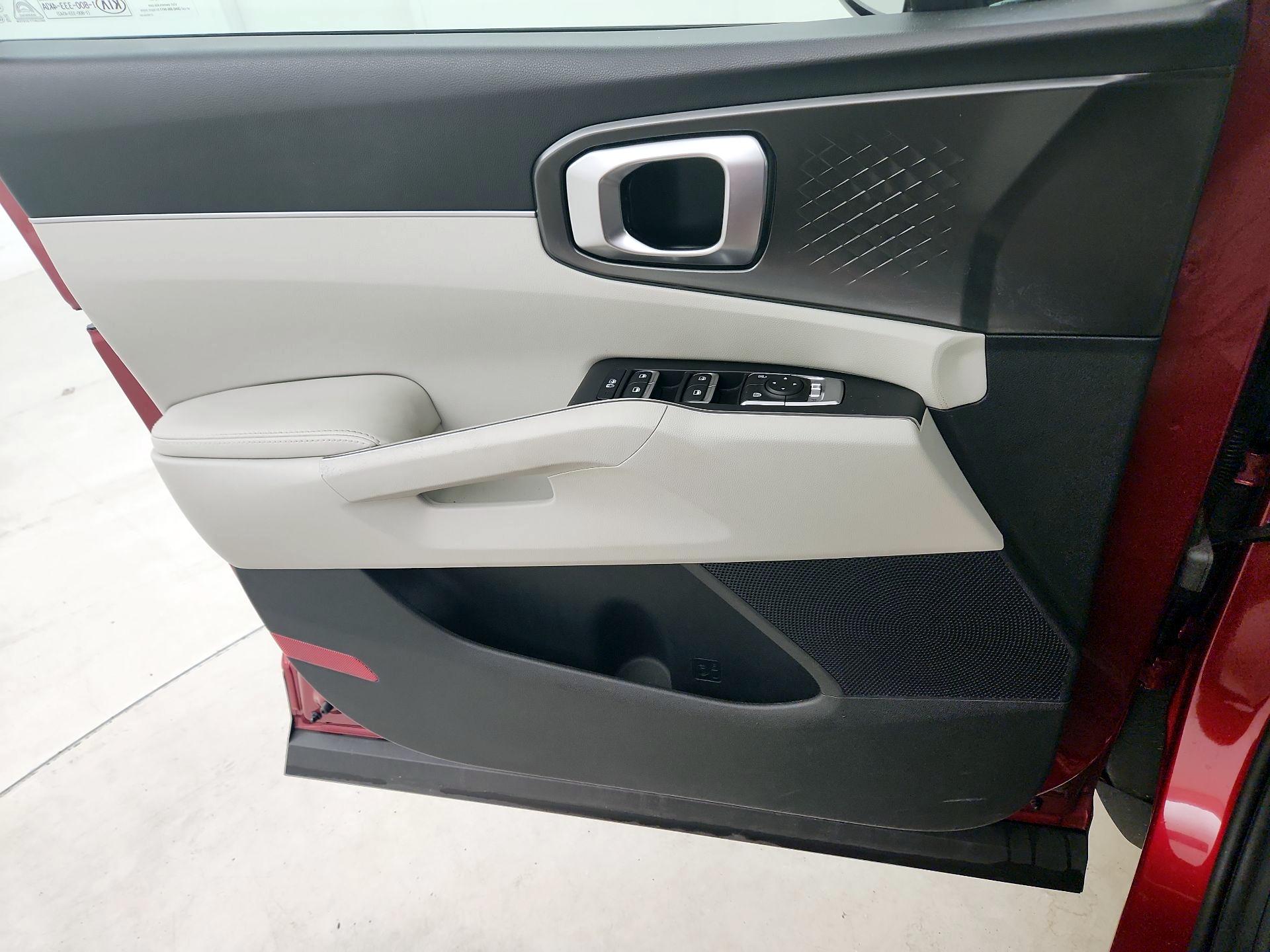 Thumbnail: 2021 Kia Sorento - 10