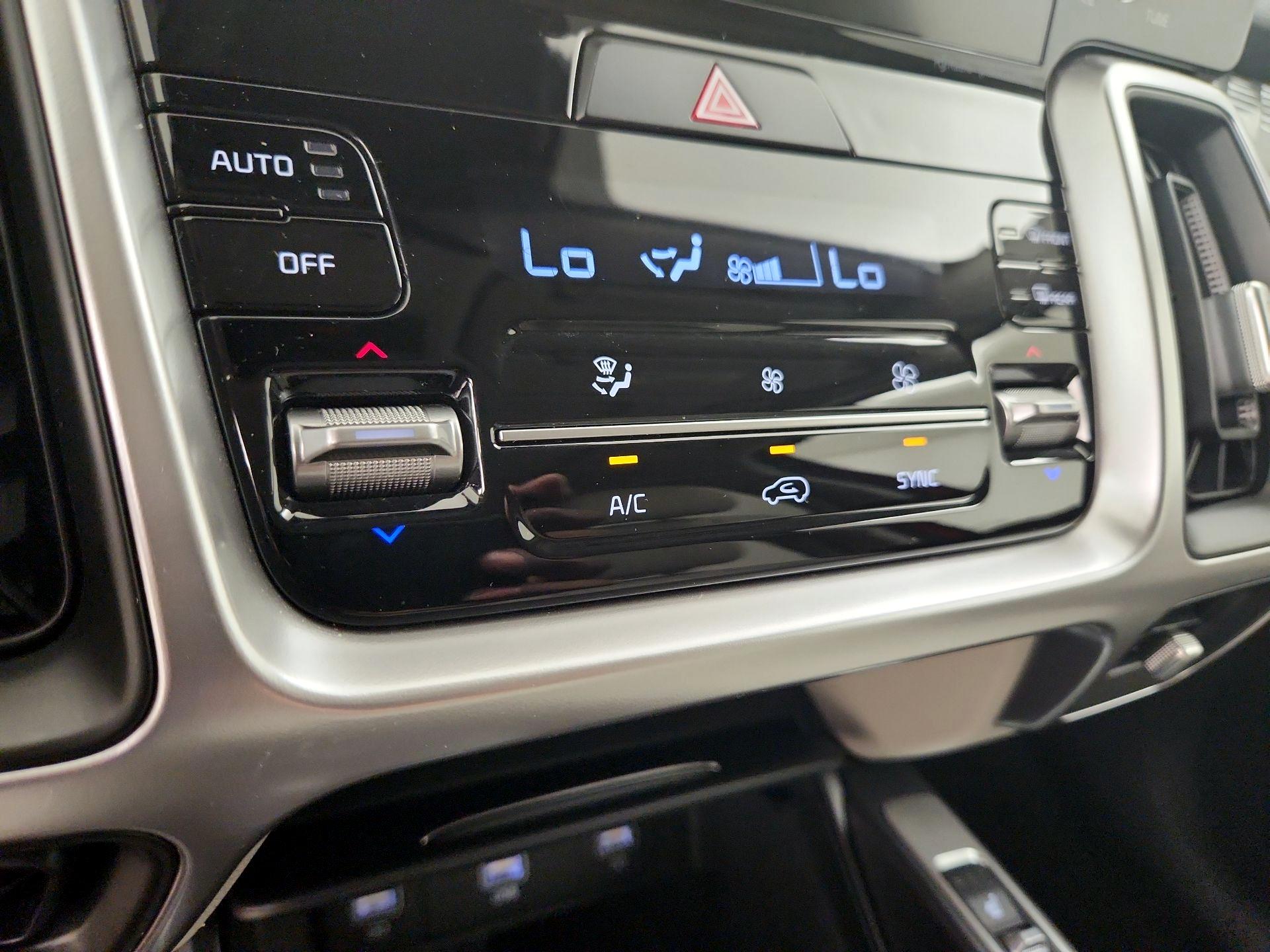 Thumbnail: 2021 Kia Sorento - 14