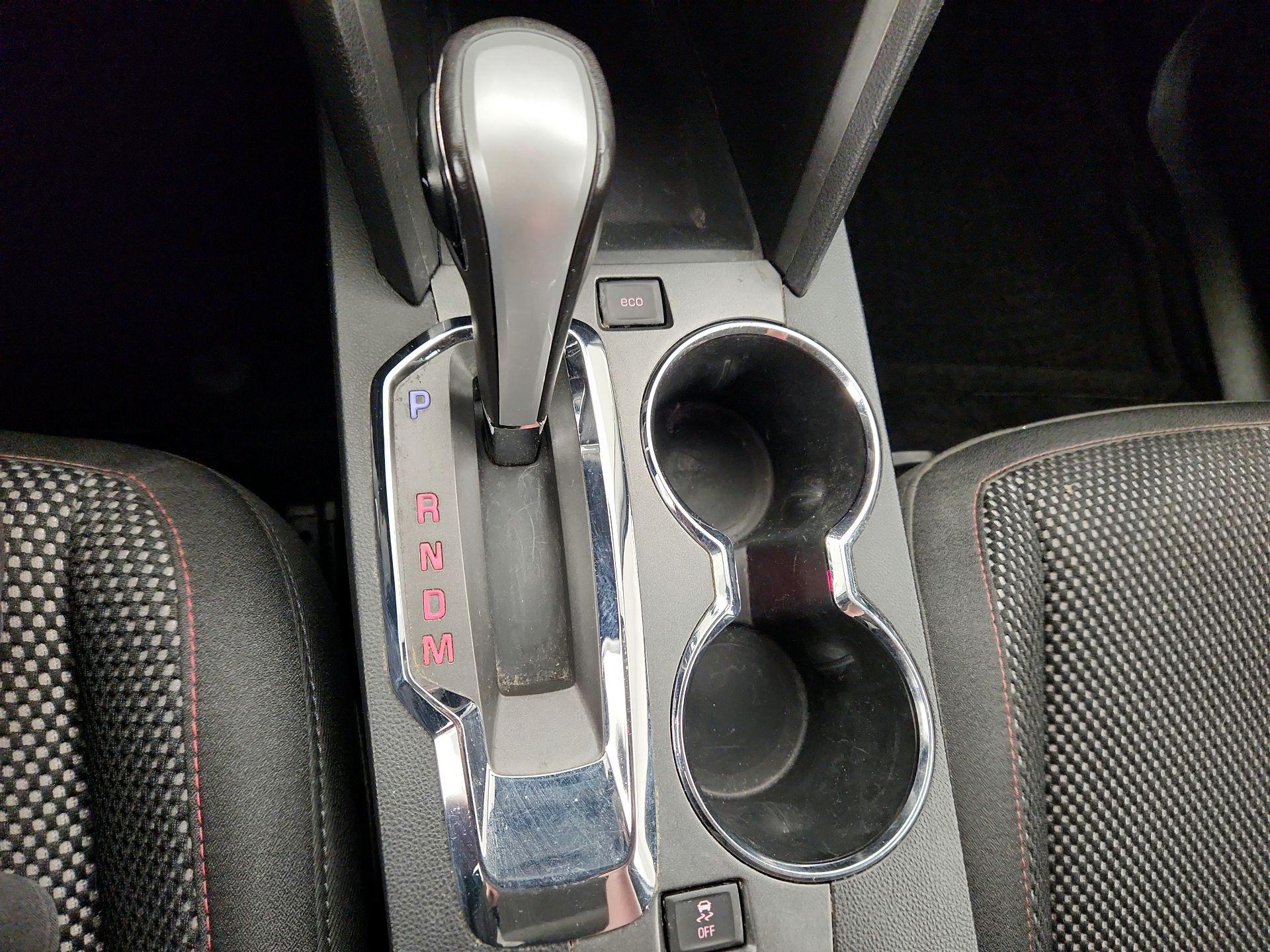 Thumbnail: 2015 GMC Terrain - 14