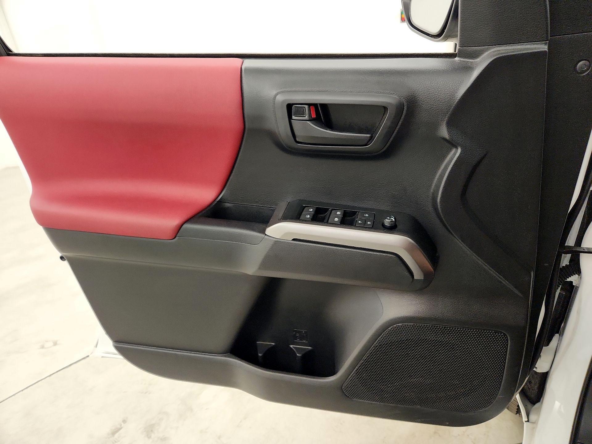 Thumbnail: 2023 Toyota Tacoma - 10