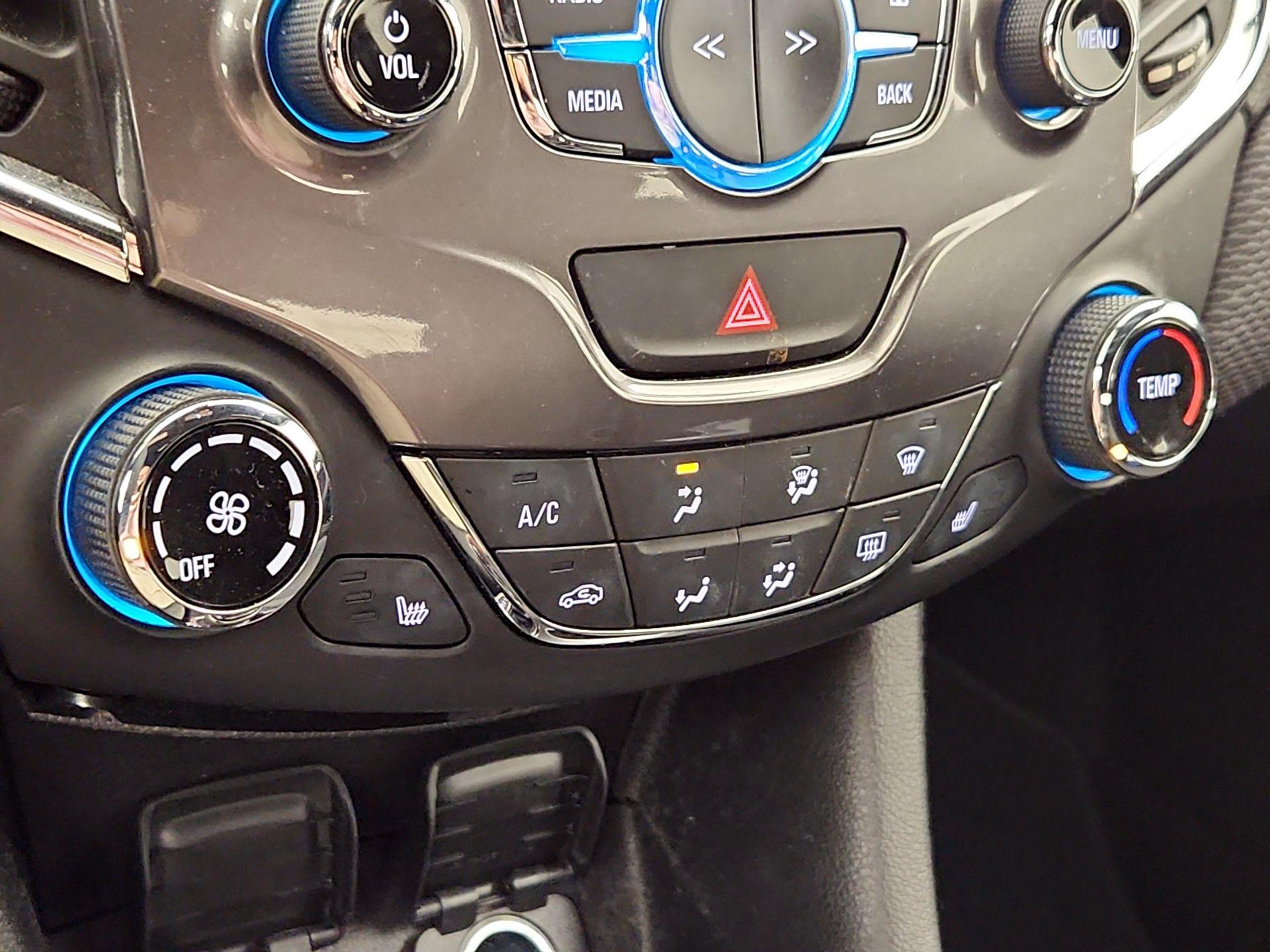 Thumbnail: 2017 Chevrolet Cruze - 14