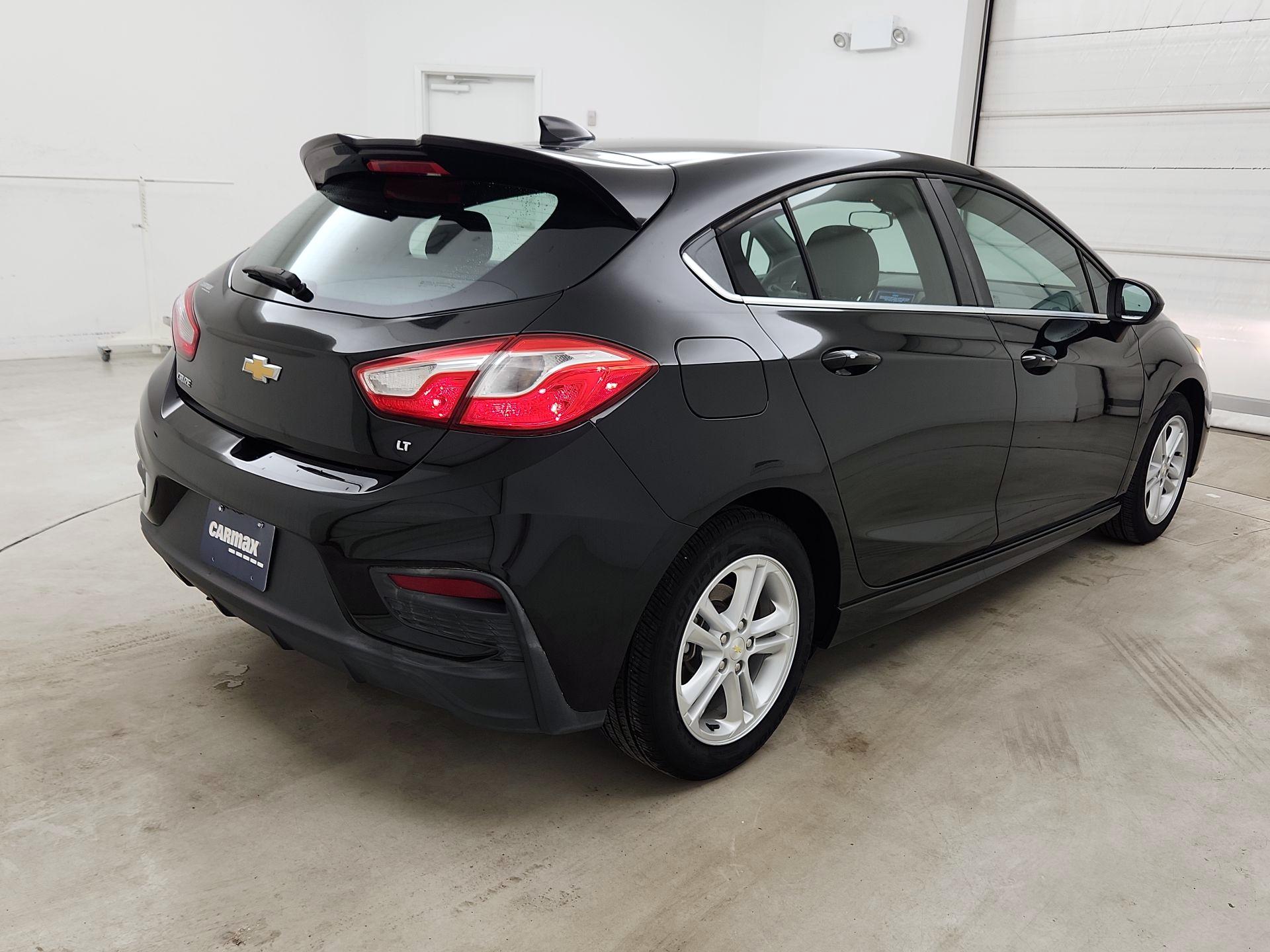 Thumbnail: 2017 Chevrolet Cruze - 5