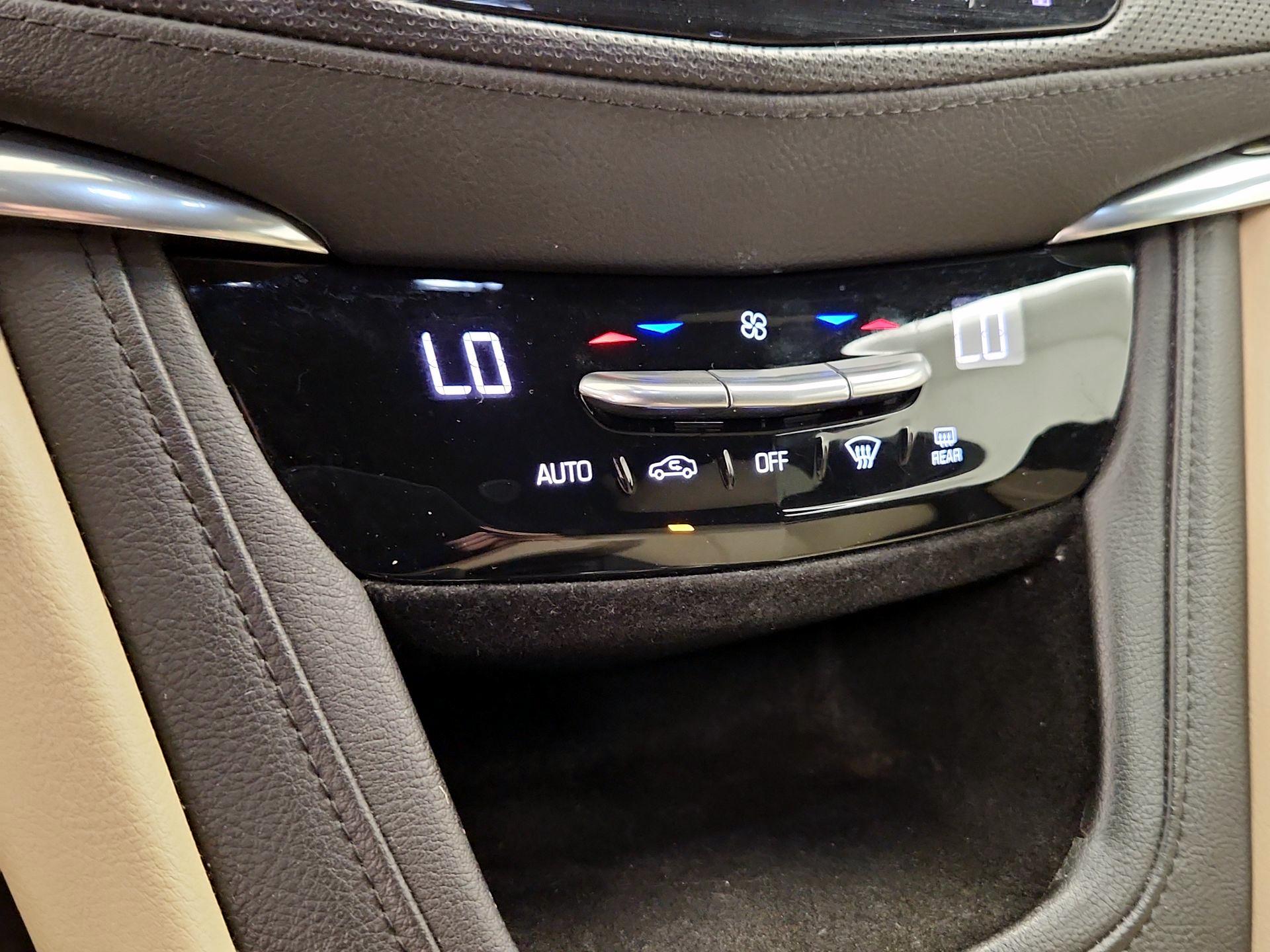 Thumbnail: 2017 Cadillac XT5 - 14