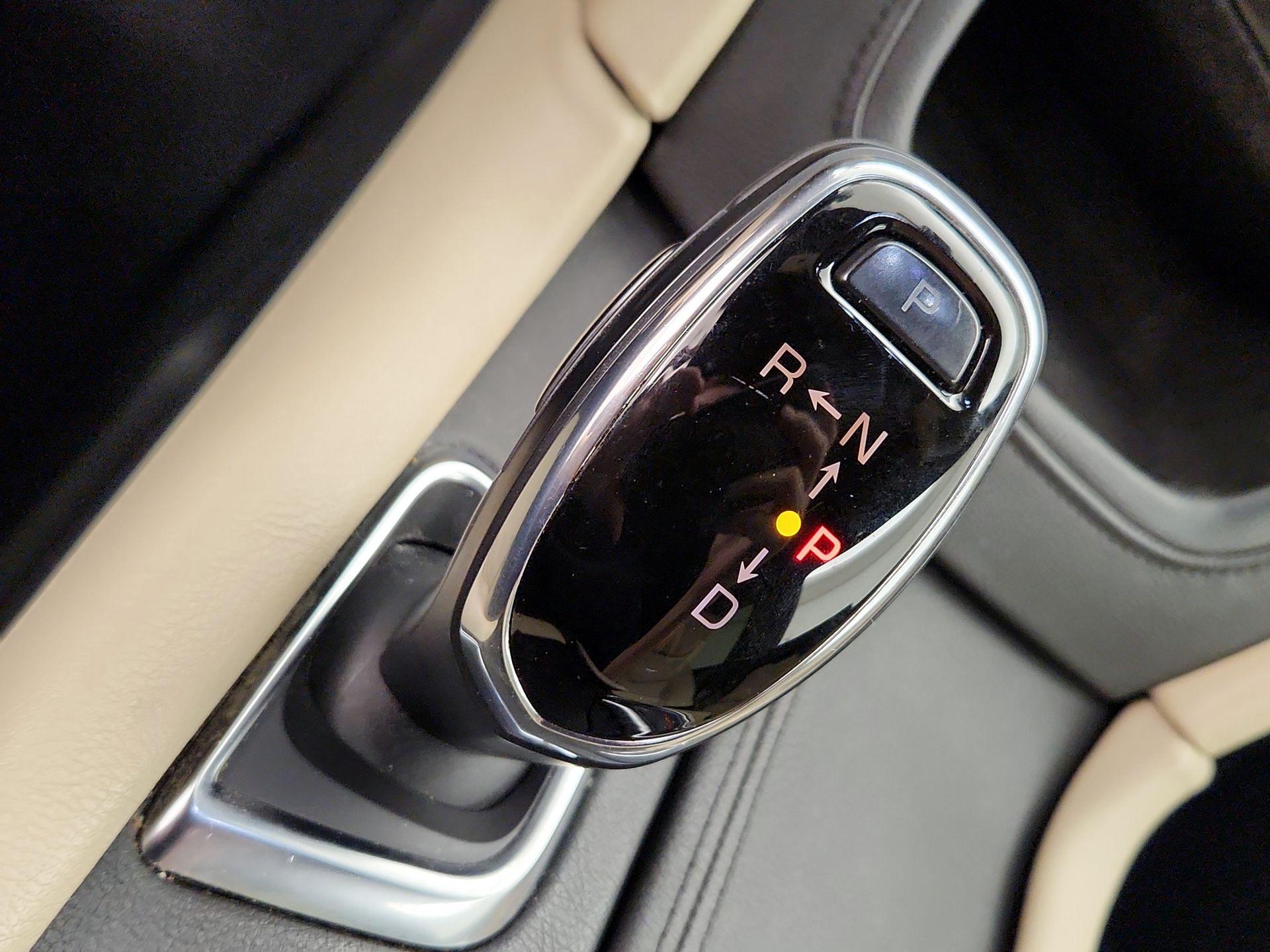 Thumbnail: 2017 Cadillac XT5 - 15