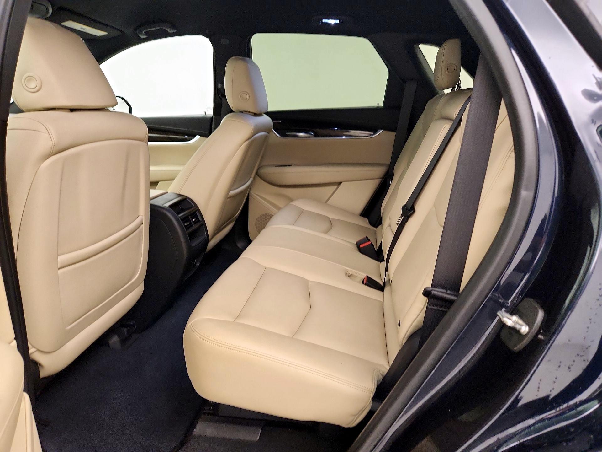 Thumbnail: 2017 Cadillac XT5 - 16