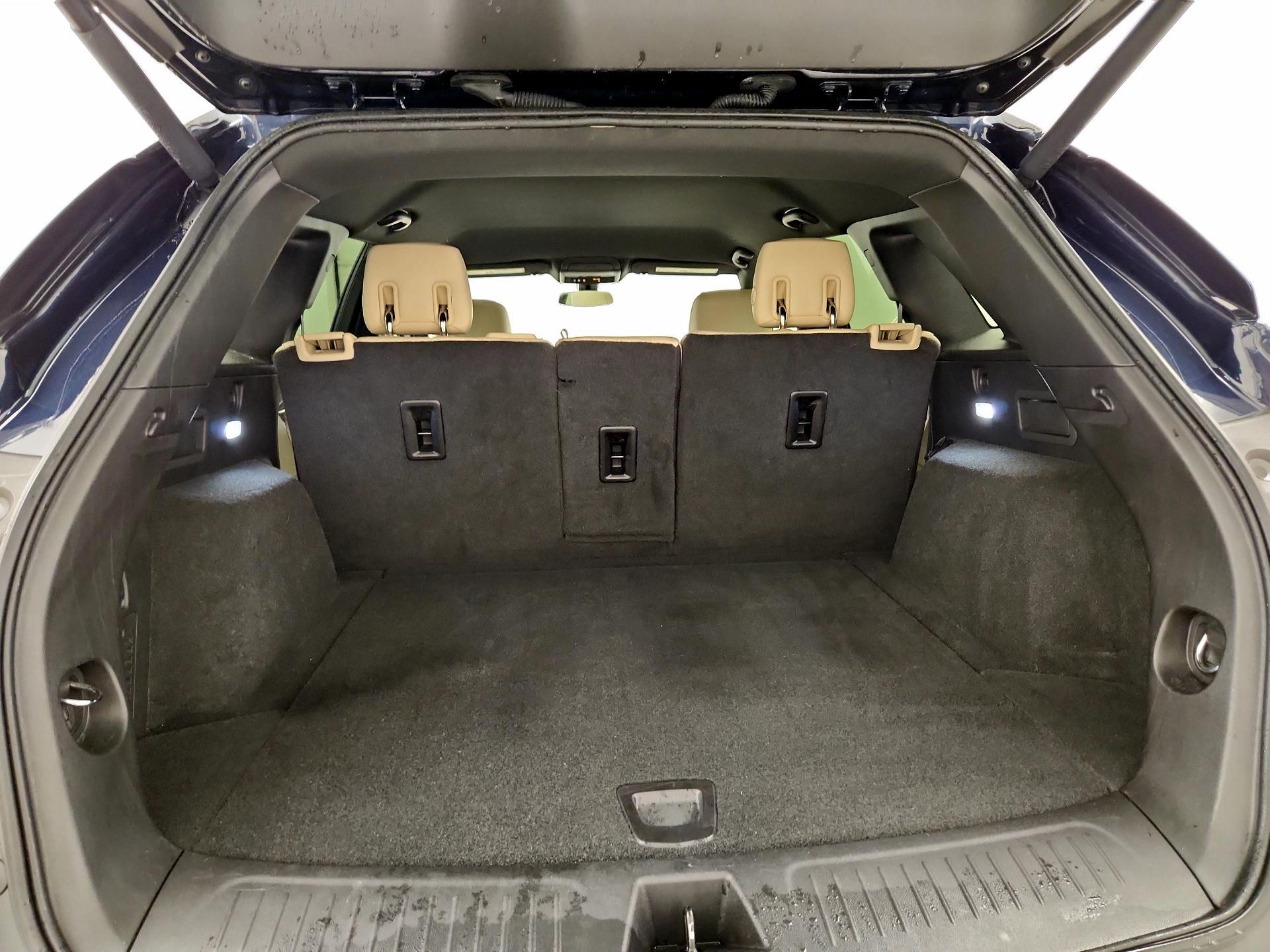 Thumbnail: 2017 Cadillac XT5 - 17