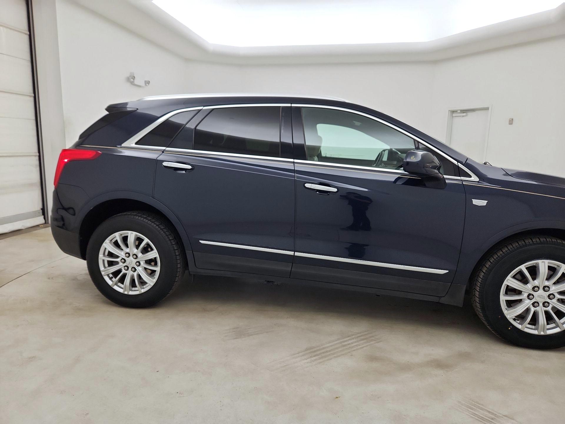 Thumbnail: 2017 Cadillac XT5 - 4