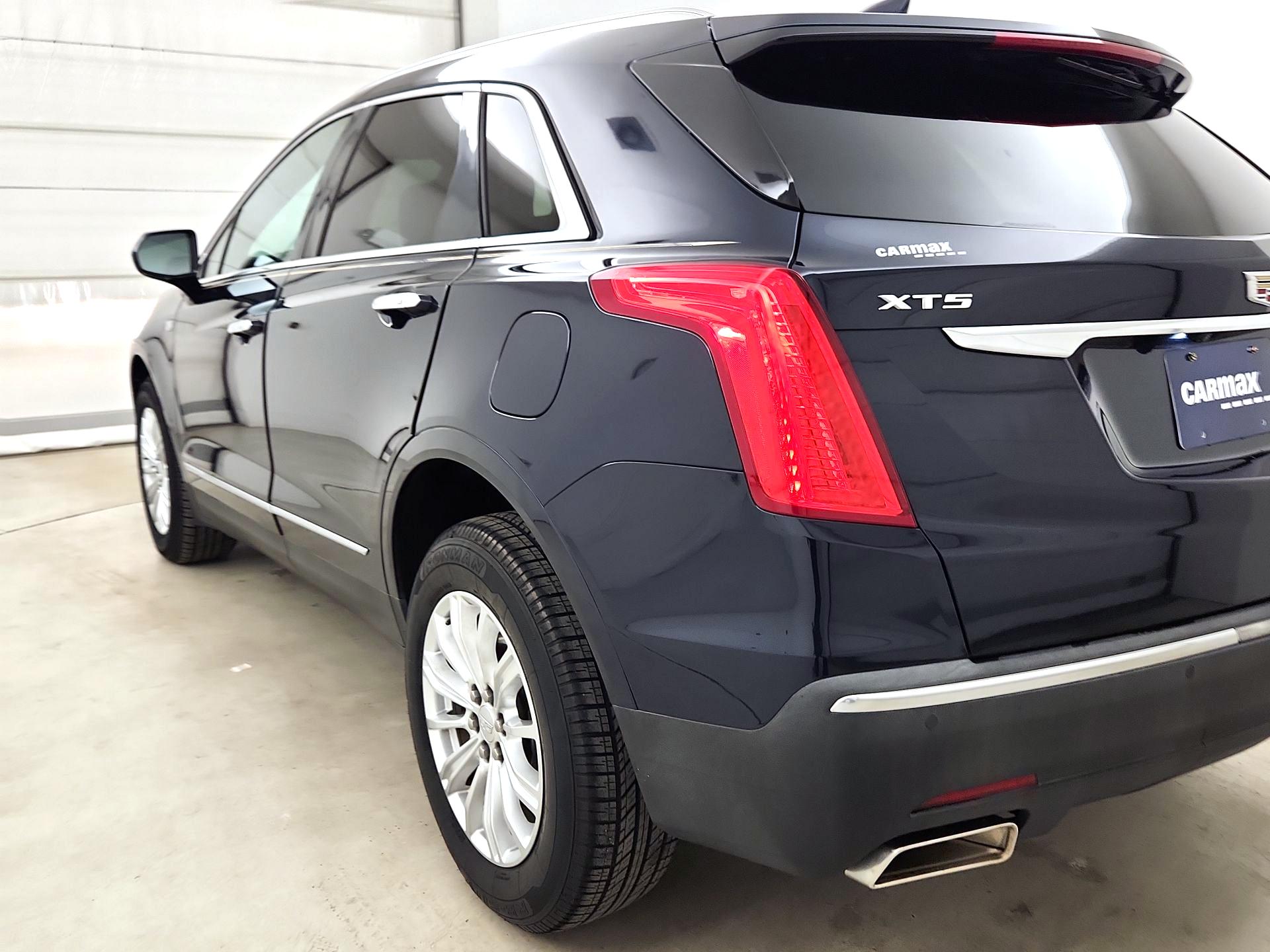 Thumbnail: 2017 Cadillac XT5 - 7