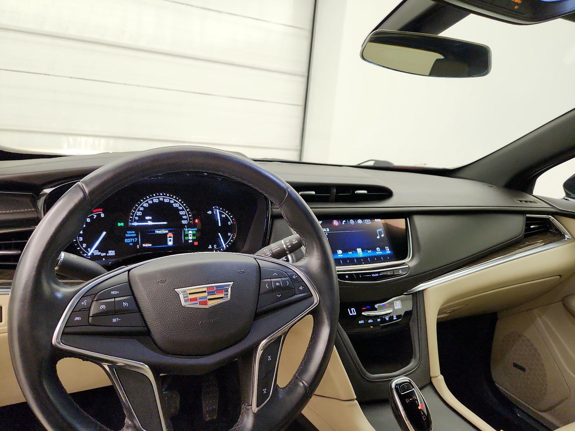 Thumbnail: 2017 Cadillac XT5 - 8