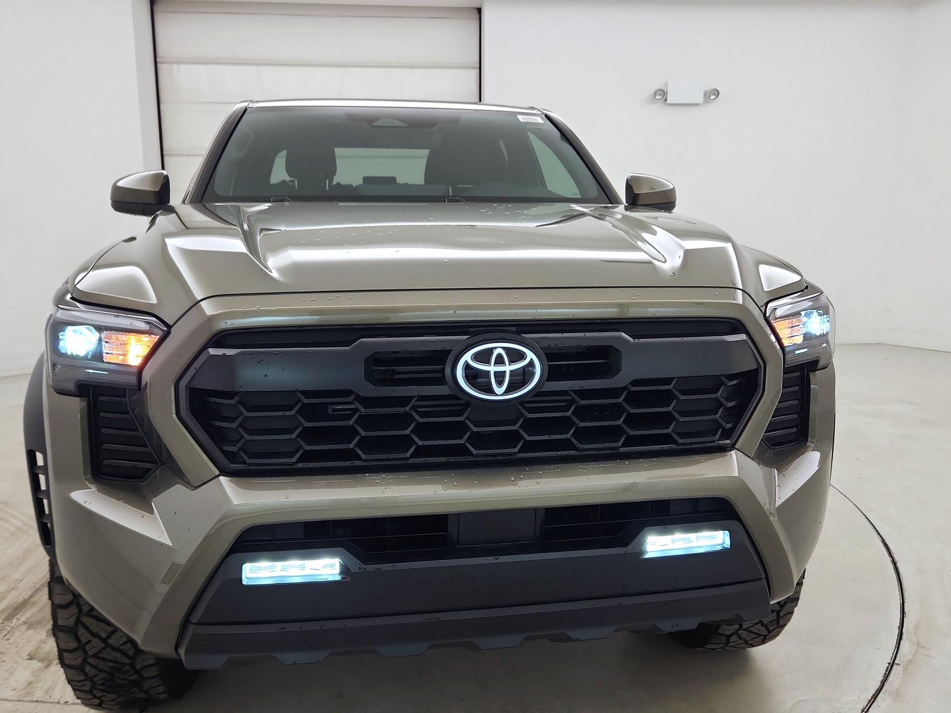Thumbnail: 2025 Toyota Tacoma - 2