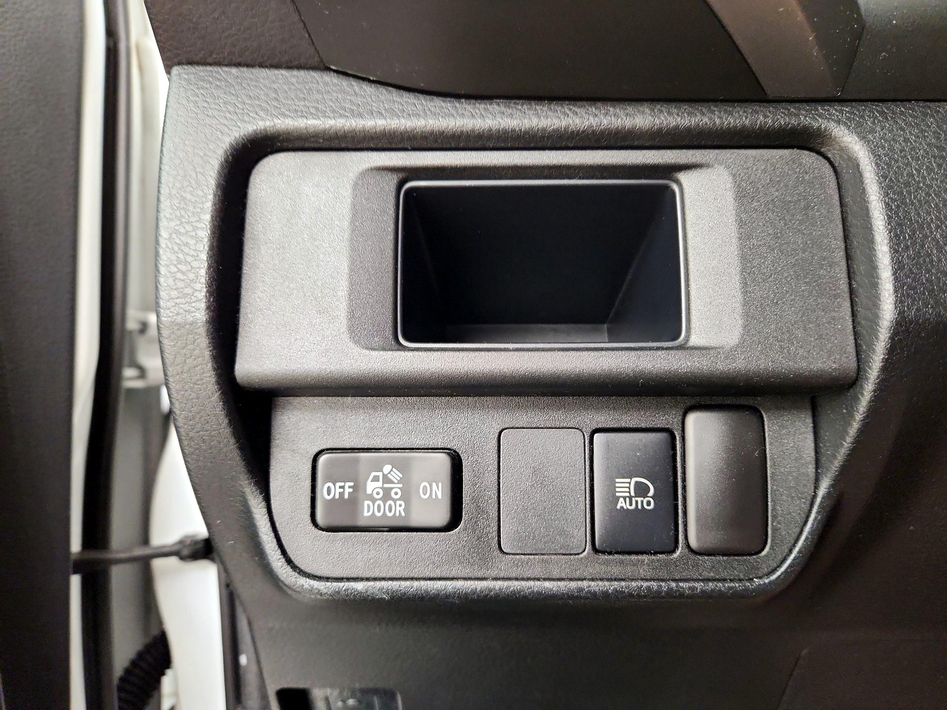 Thumbnail: 2019 Toyota Tacoma - 11