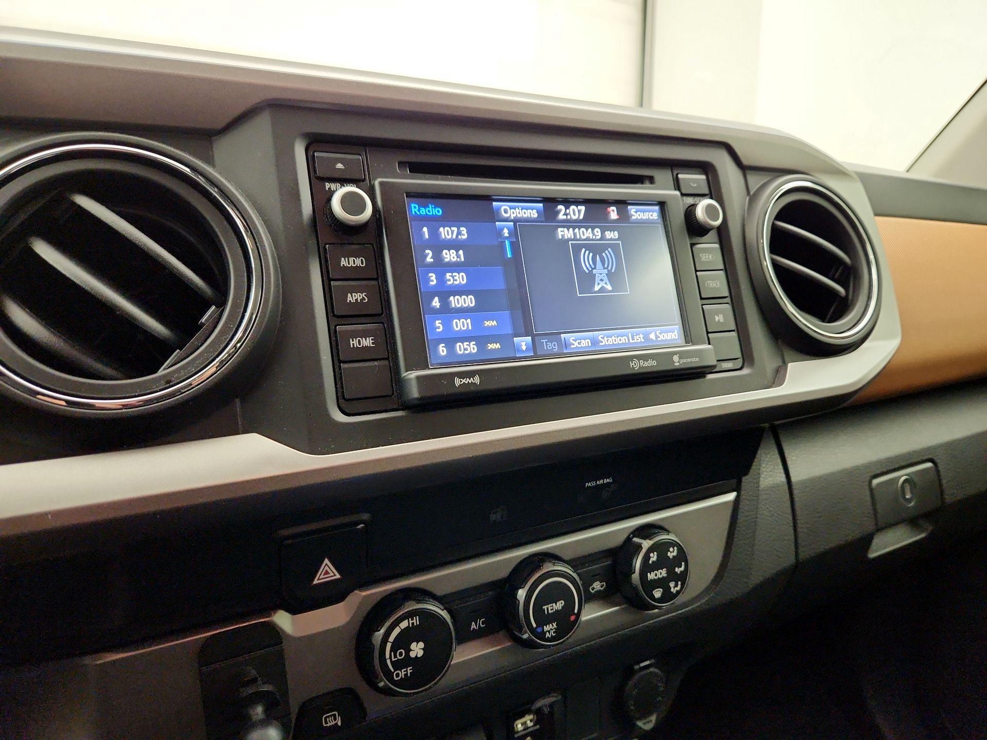 Thumbnail: 2019 Toyota Tacoma - 13