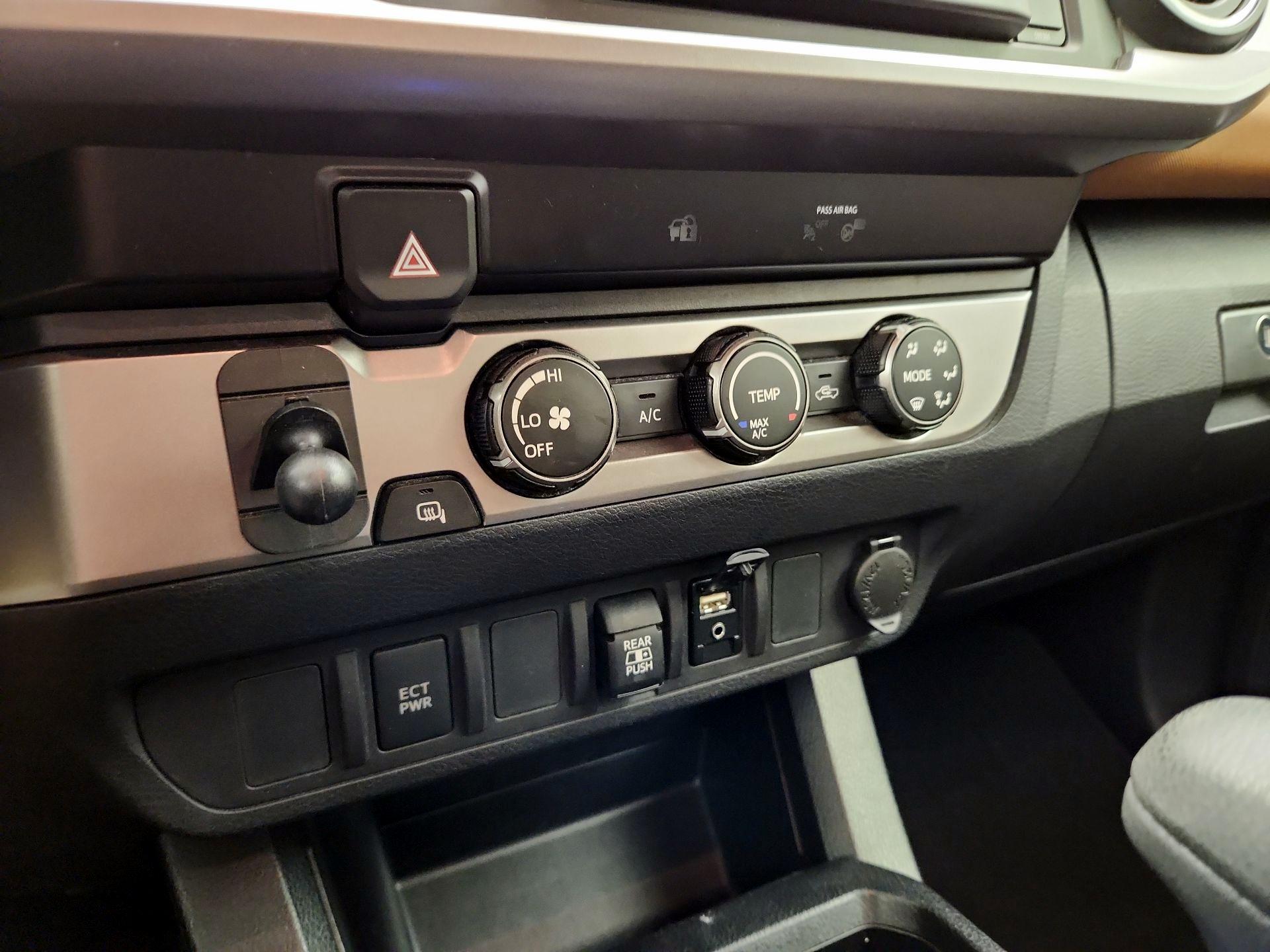 Thumbnail: 2019 Toyota Tacoma - 14