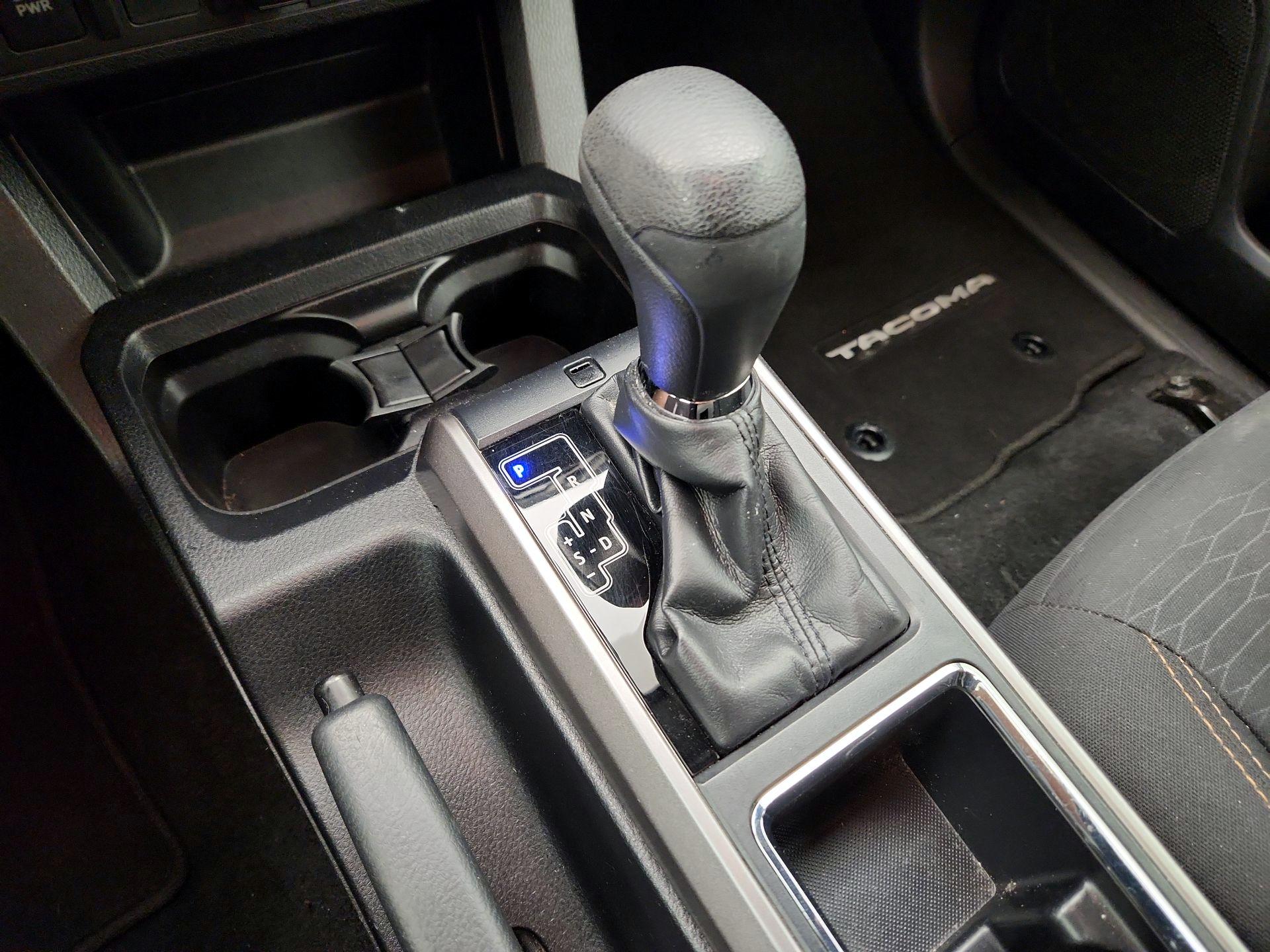 Thumbnail: 2019 Toyota Tacoma - 15