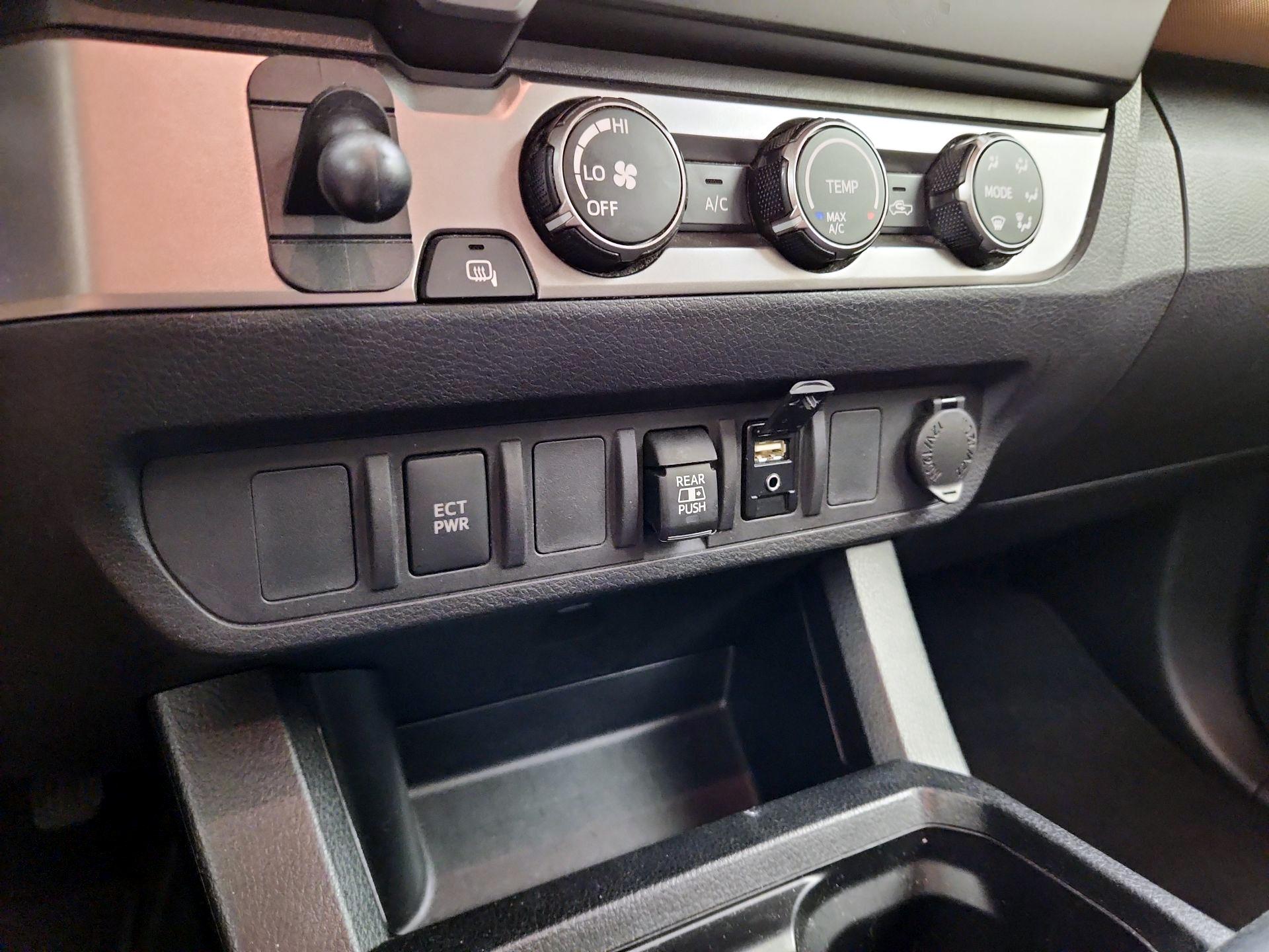 Thumbnail: 2019 Toyota Tacoma - 16