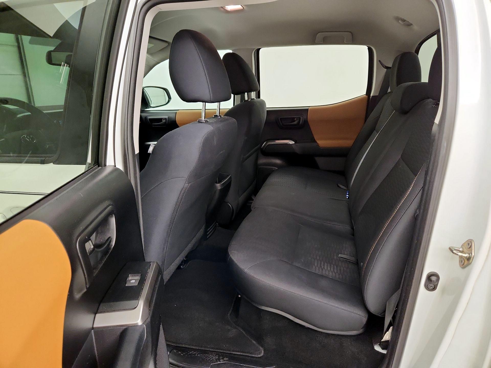 Thumbnail: 2019 Toyota Tacoma - 17