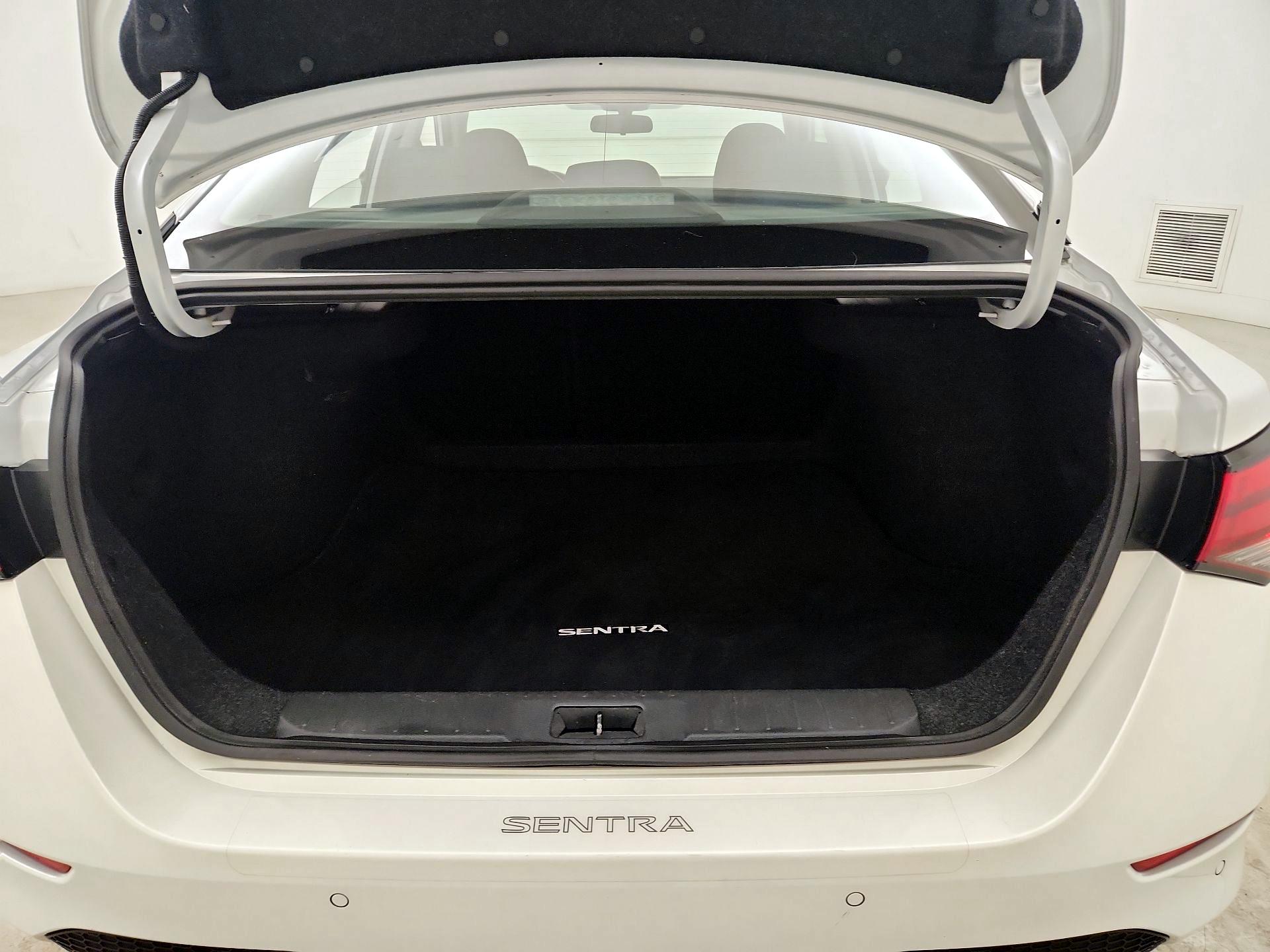 Thumbnail: 2021 Nissan Sentra - 18