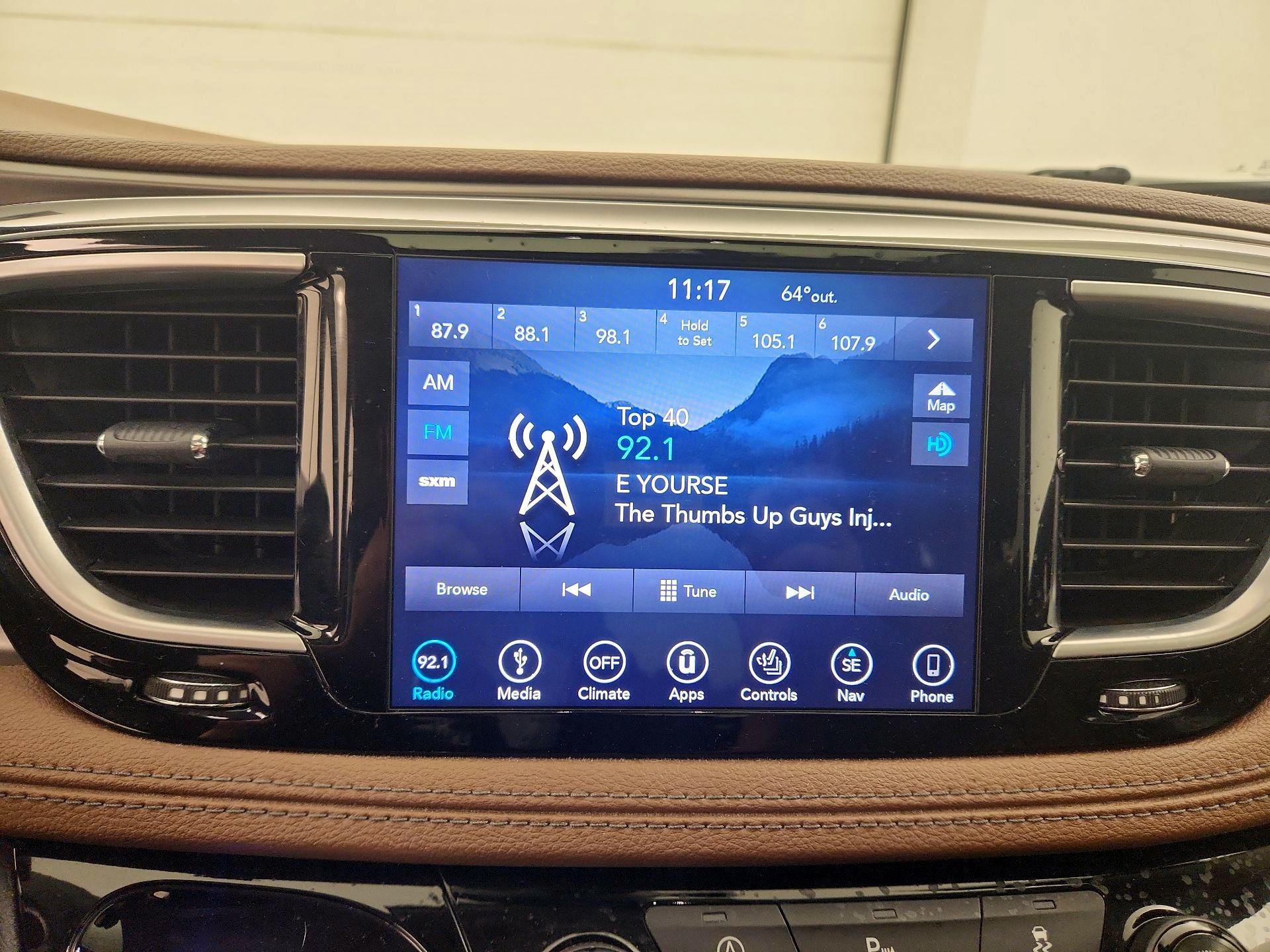 Thumbnail: 2018 Chrysler Pacifica - 16