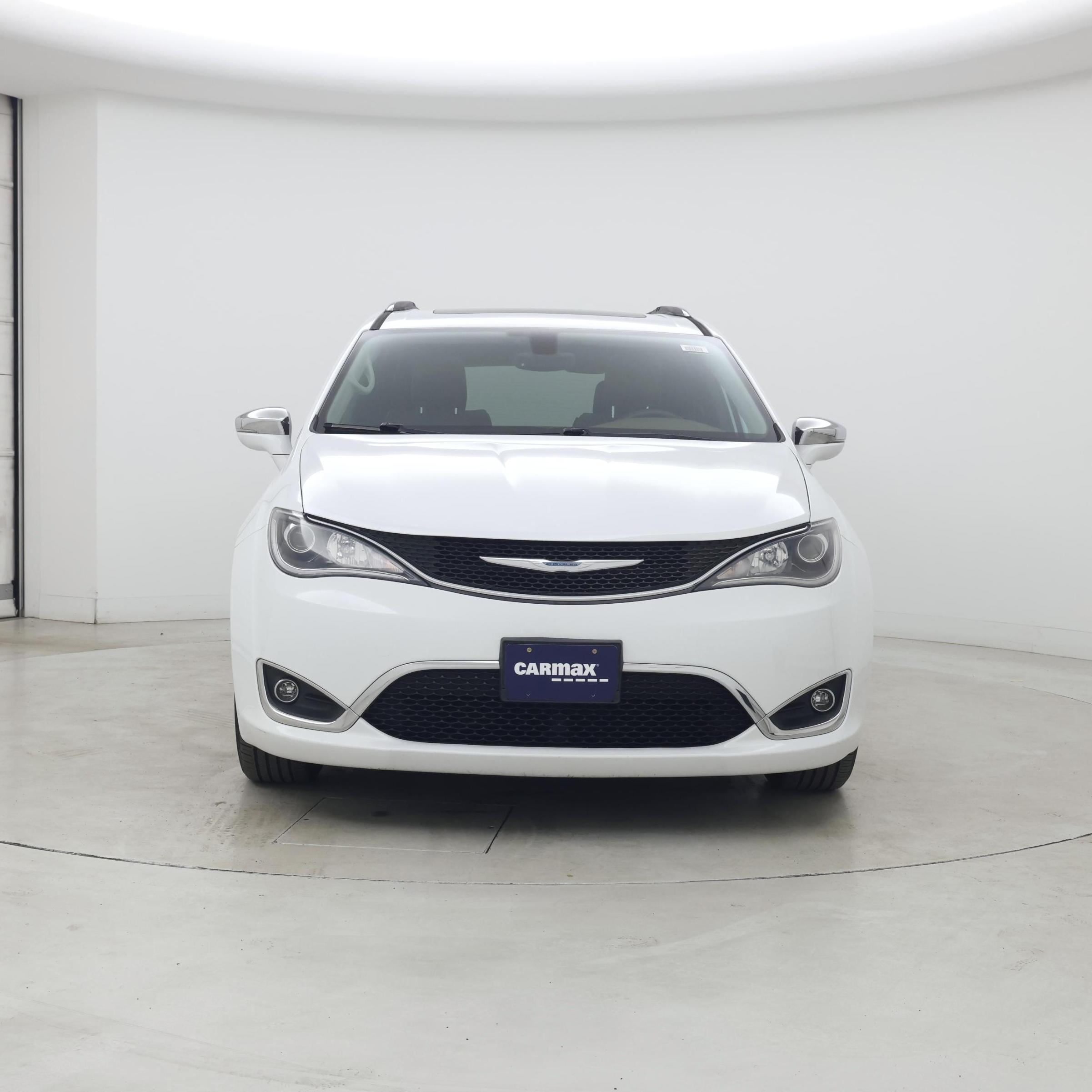 Thumbnail: 2018 Chrysler Pacifica - 5