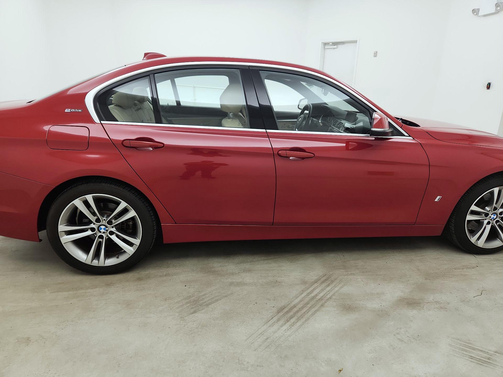 Thumbnail: 2017 BMW 3 Series - 4