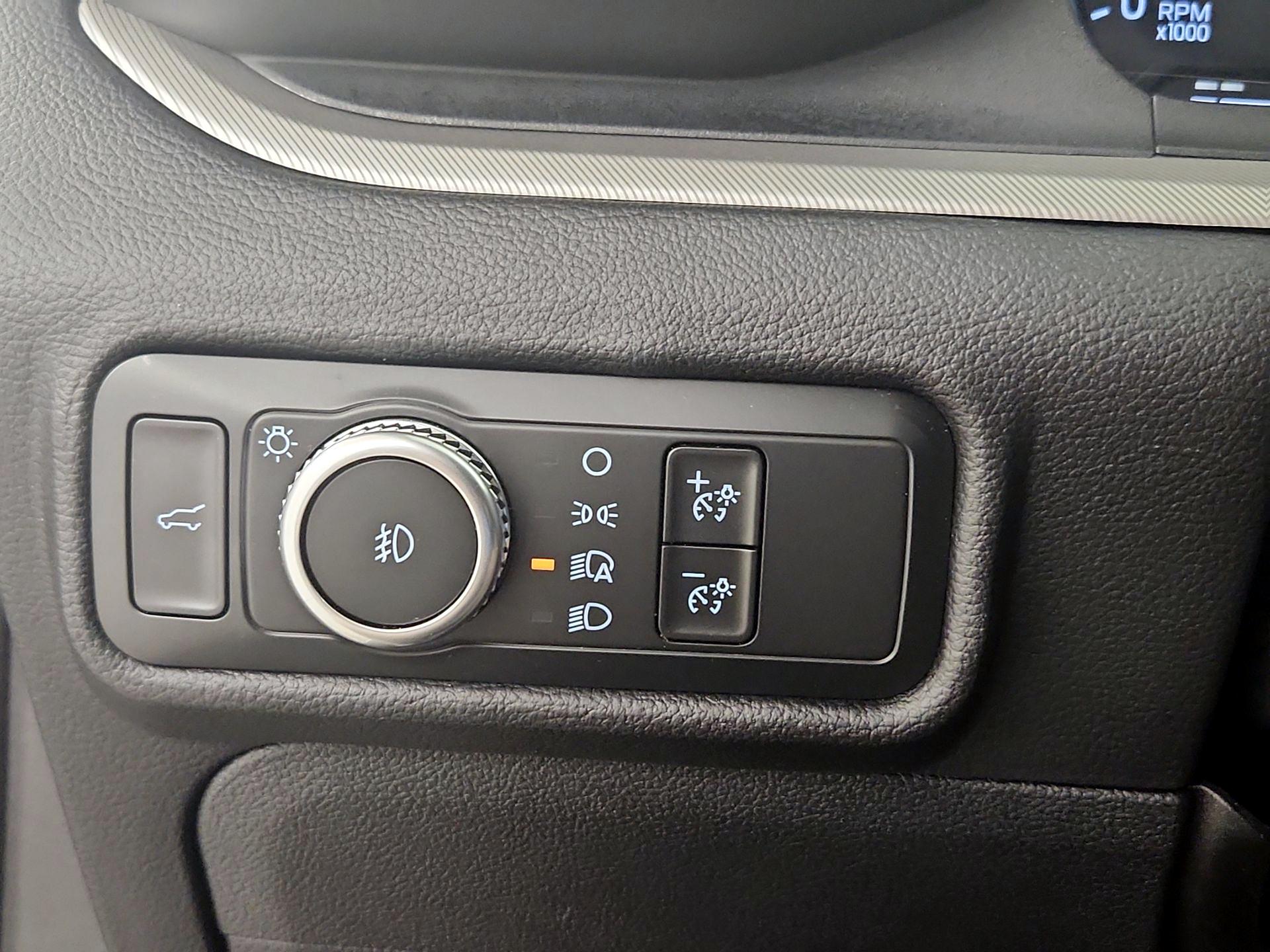 Thumbnail: 2021 Ford Explorer - 13