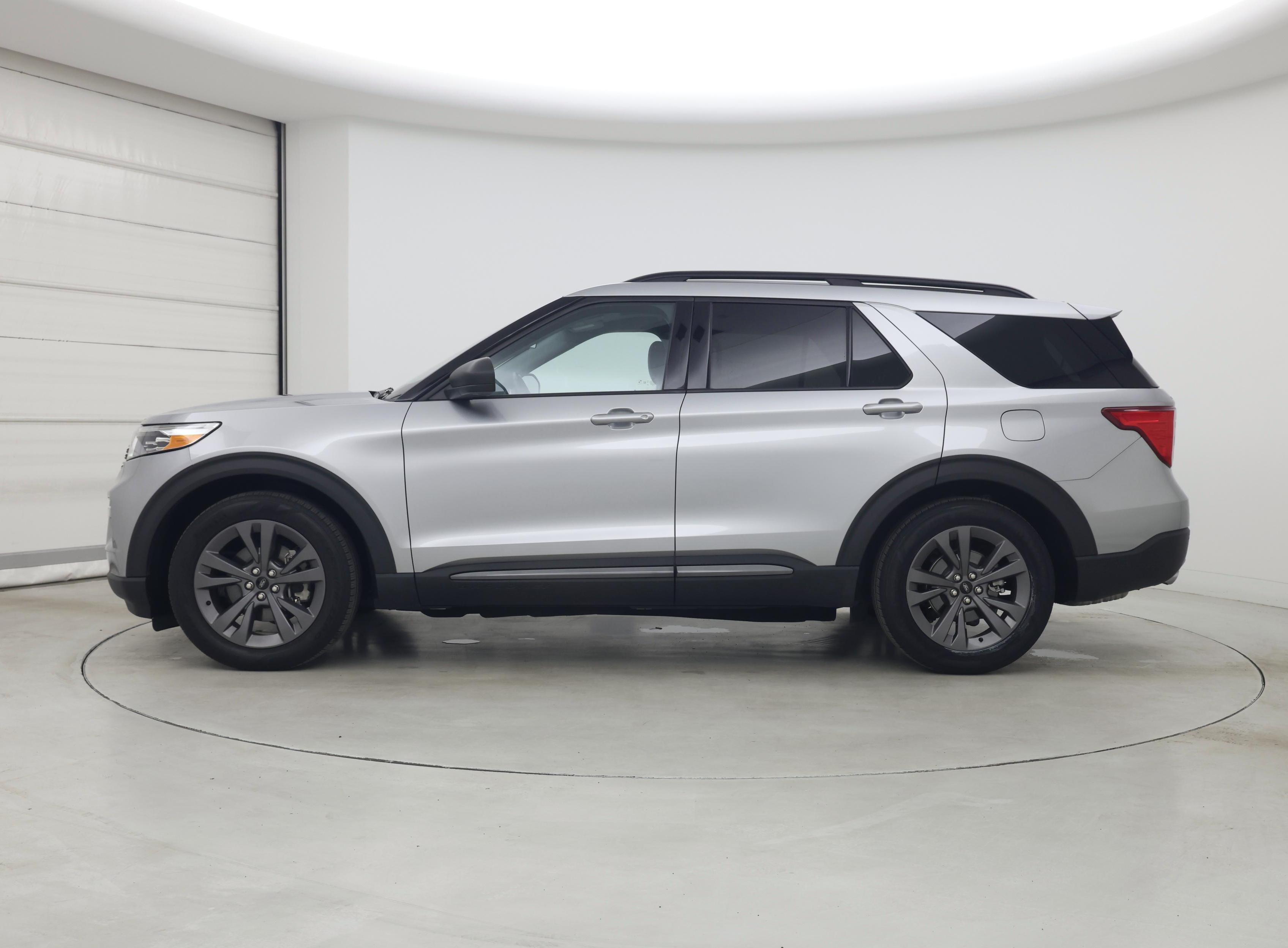 Thumbnail: 2021 Ford Explorer - 3