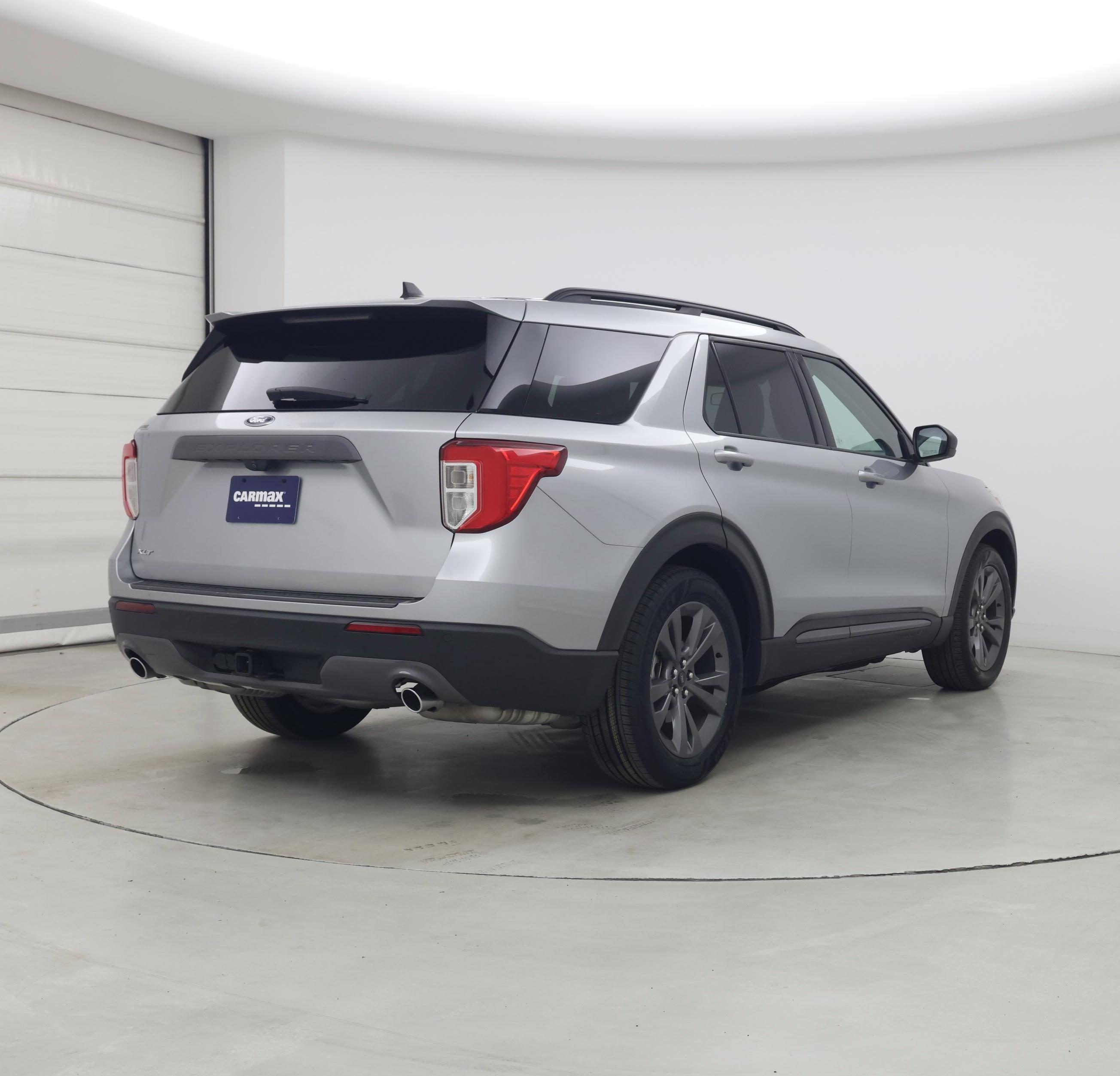 Thumbnail: 2021 Ford Explorer - 8