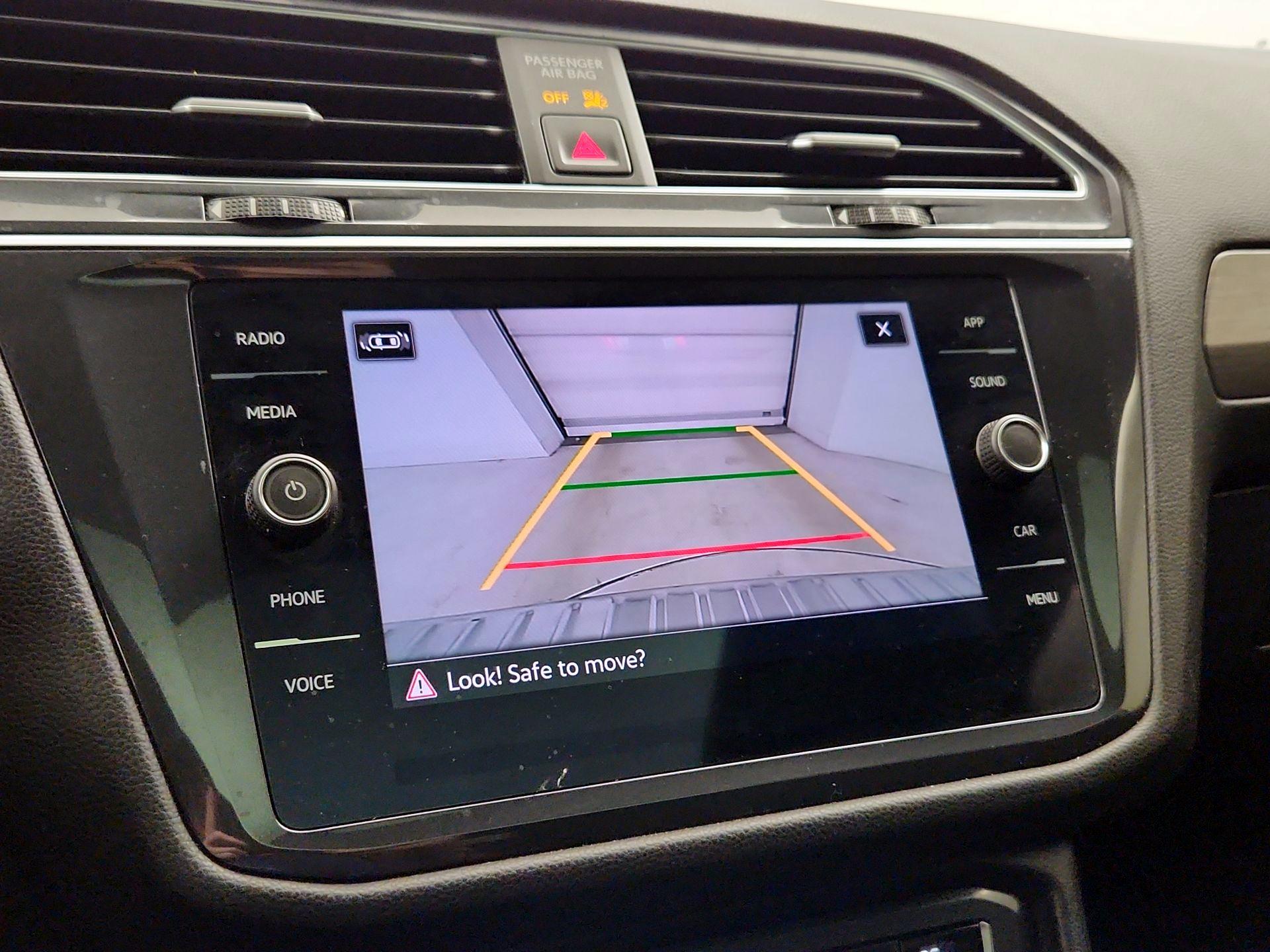 Thumbnail: 2021 Volkswagen Tiguan - 12